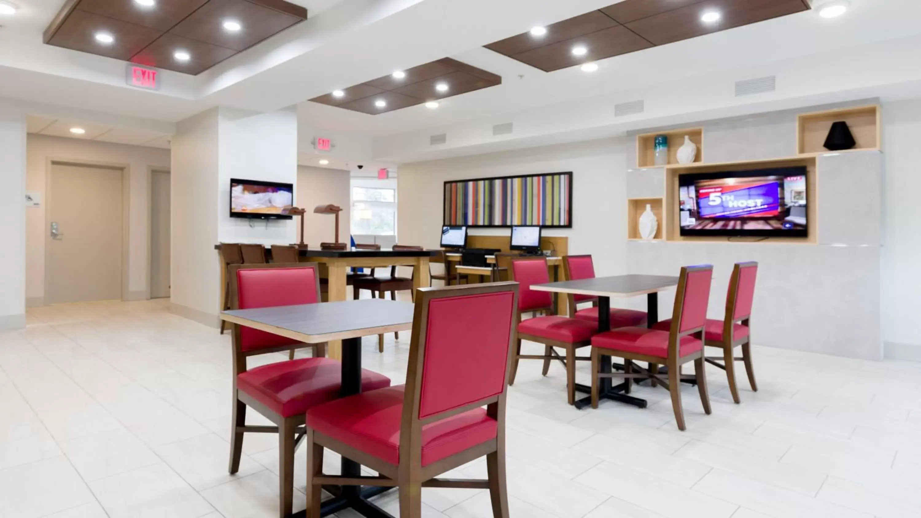 Breakfast, Restaurant/Places to Eat in Holiday Inn Express & Suites Hood River, an IHG Hotel