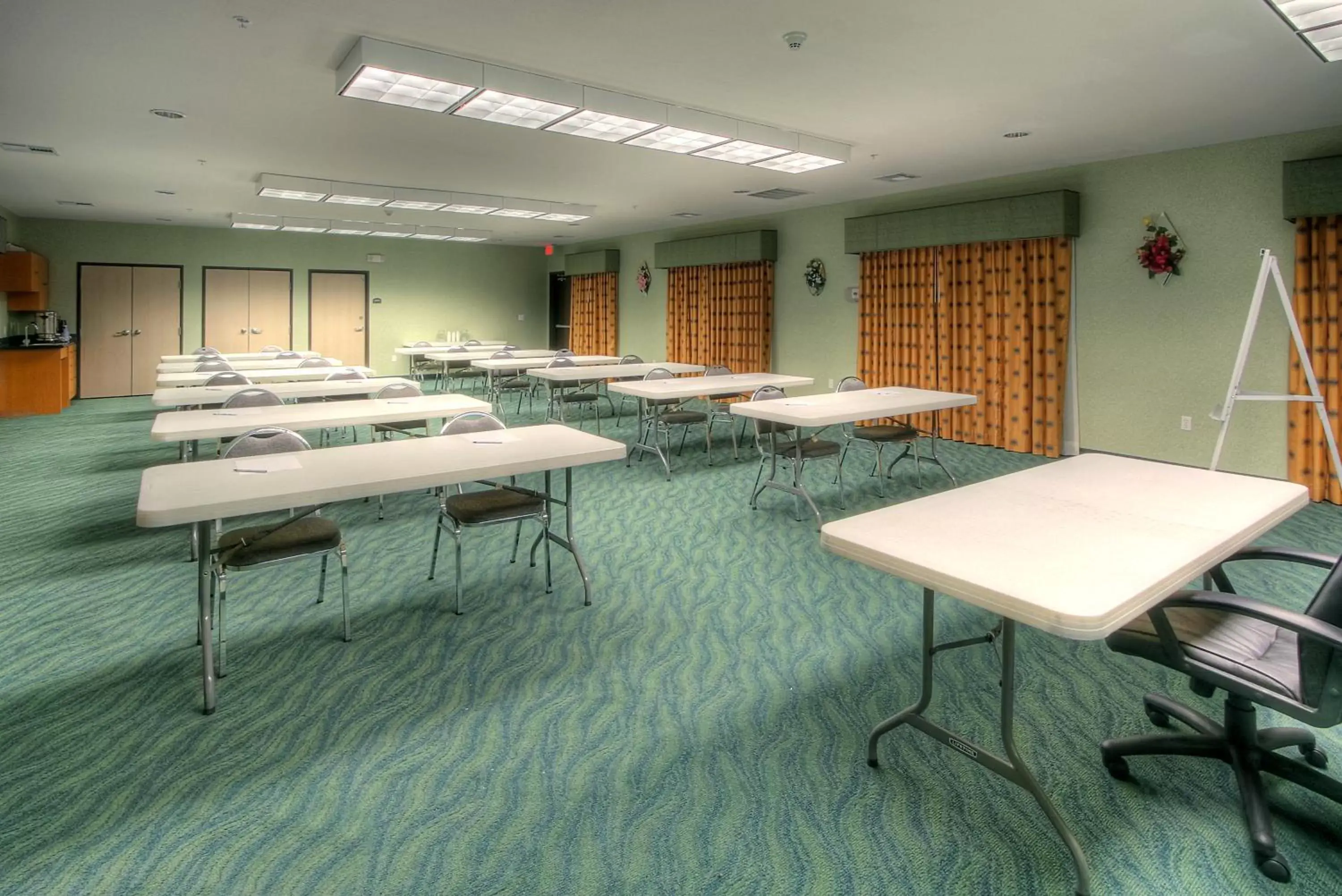 Meeting/conference room in Holiday Inn Express Hotel & Suites Carlsbad, an IHG Hotel