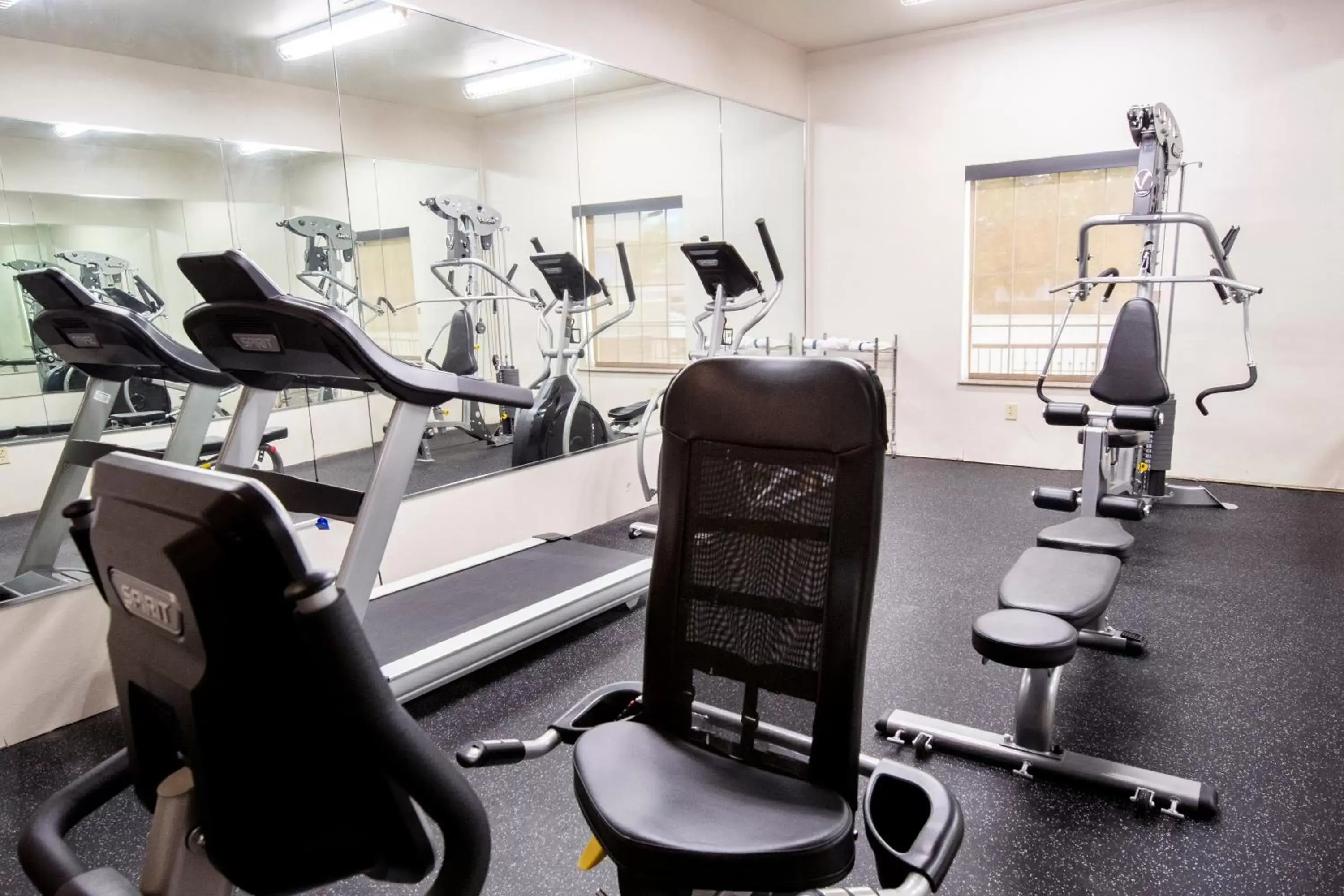 Fitness centre/facilities, Fitness Center/Facilities in Comfort Inn & Suites Near Medical Center