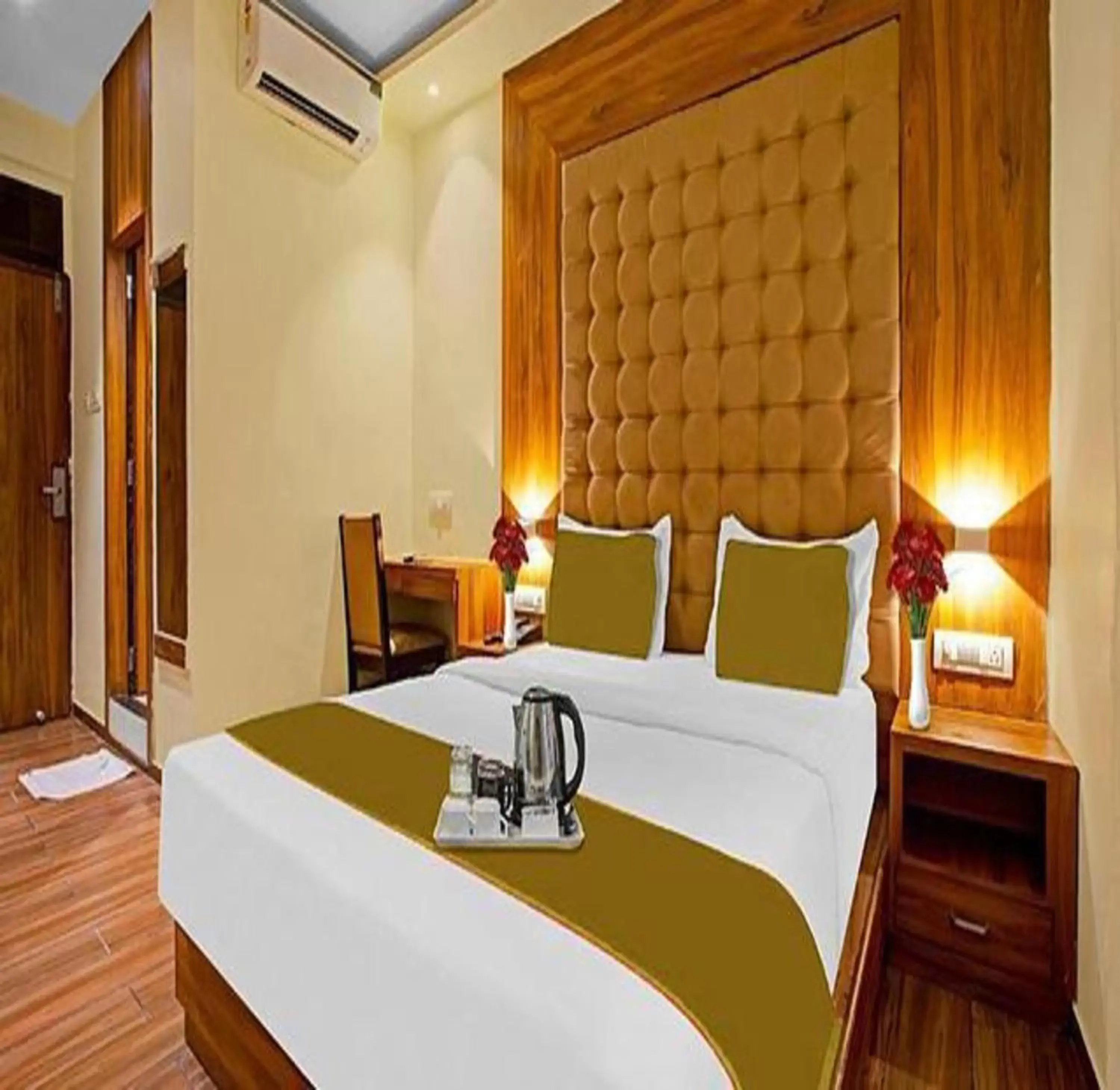 Photo of the whole room, Bed in FabHotel Art Inn Photo of the whole room, Bed in FabHotel Art Inn