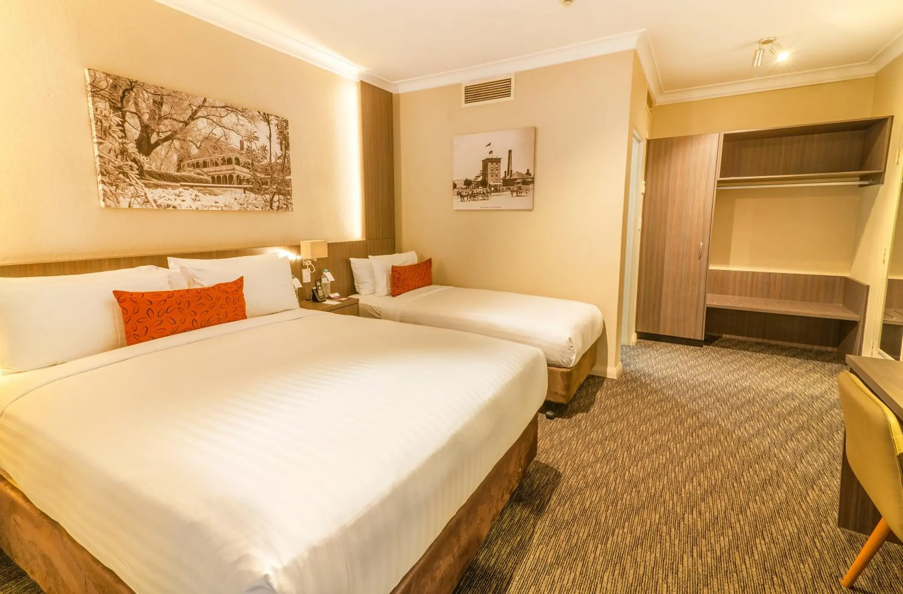 Bed in Mercure Orange