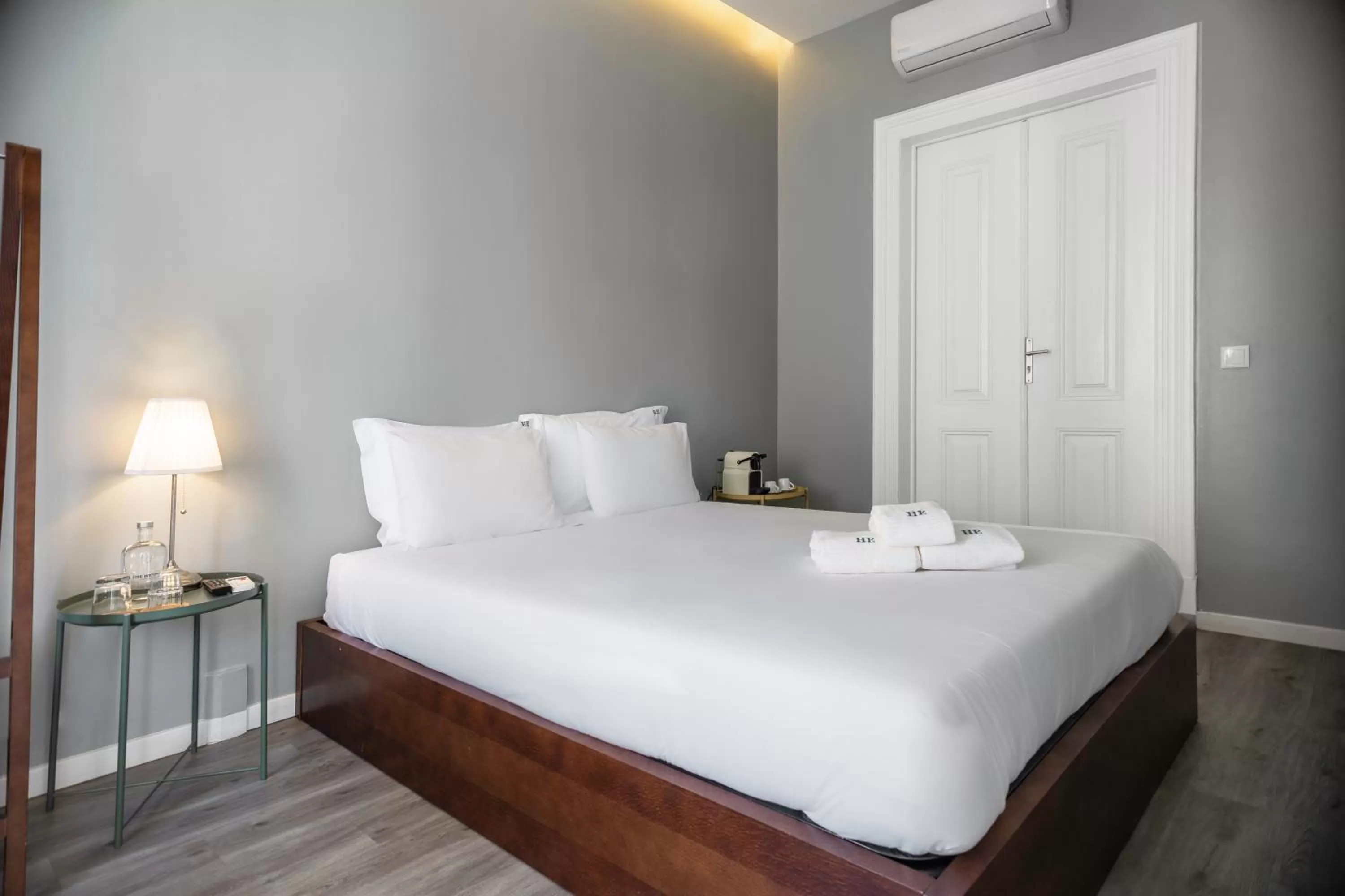 Bedroom, Bed in The Hygge Lisbon Suites - Estrela