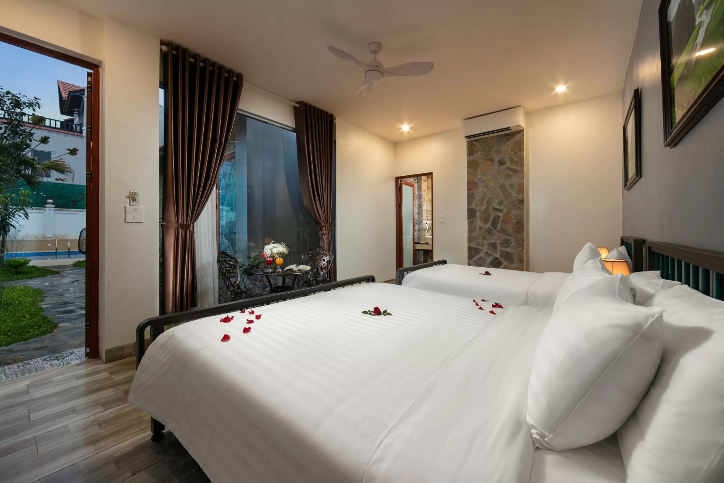 Photo of the whole room, Bed in Tam Coc Holiday Hotel & Villa