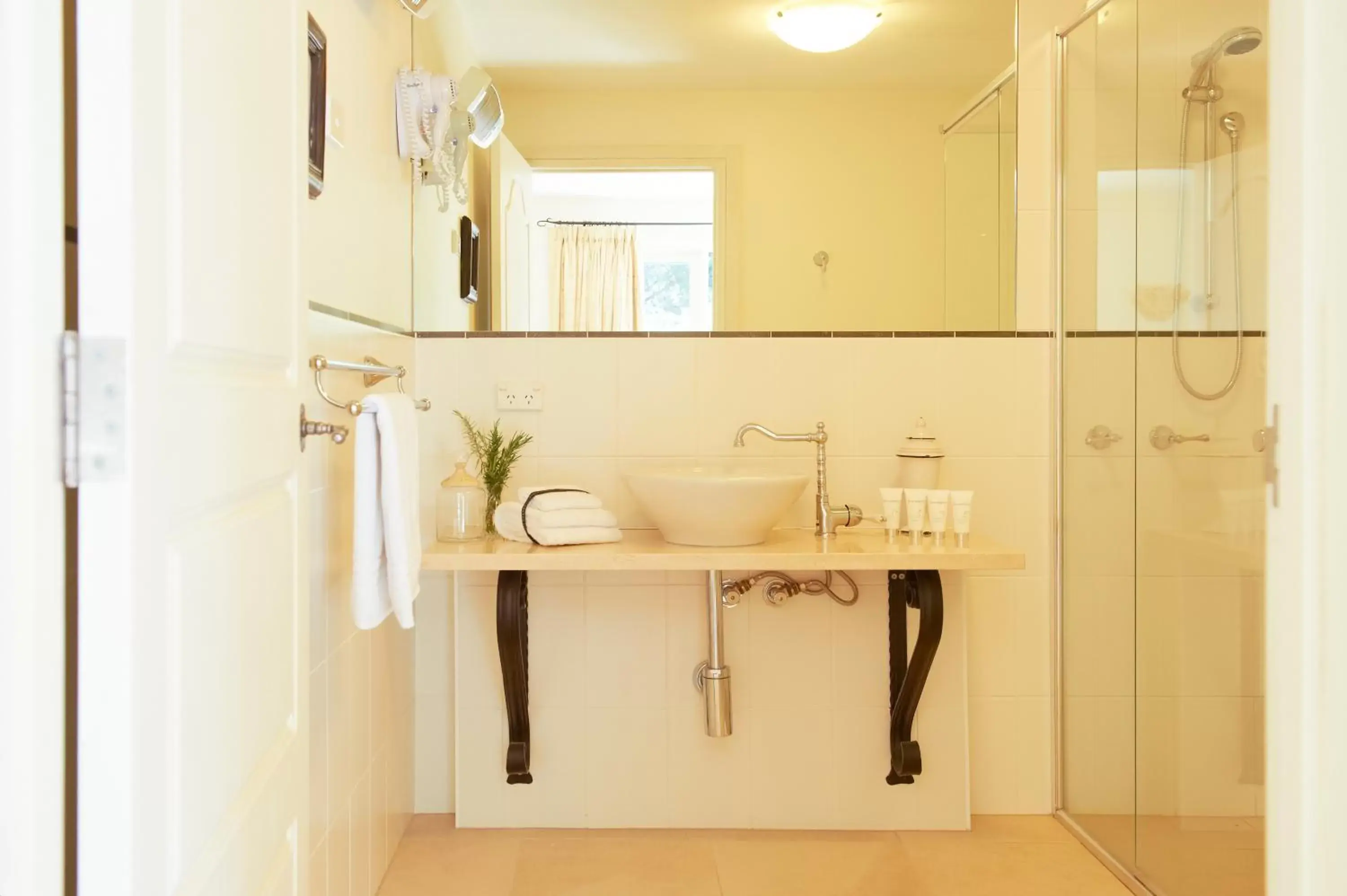 Bathroom in Villa Howden