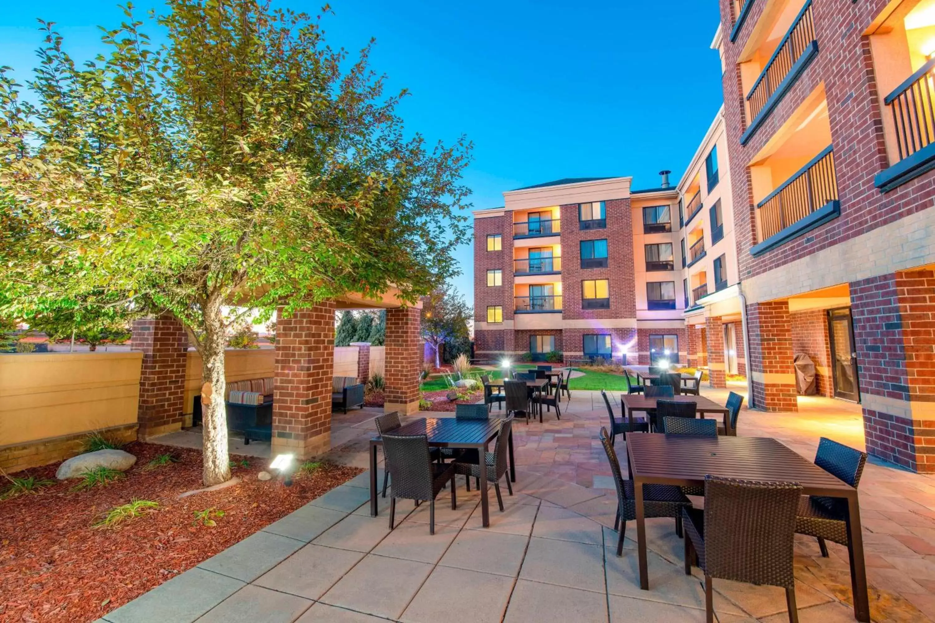 Property building in Courtyard Denver South Park Meadows Mall