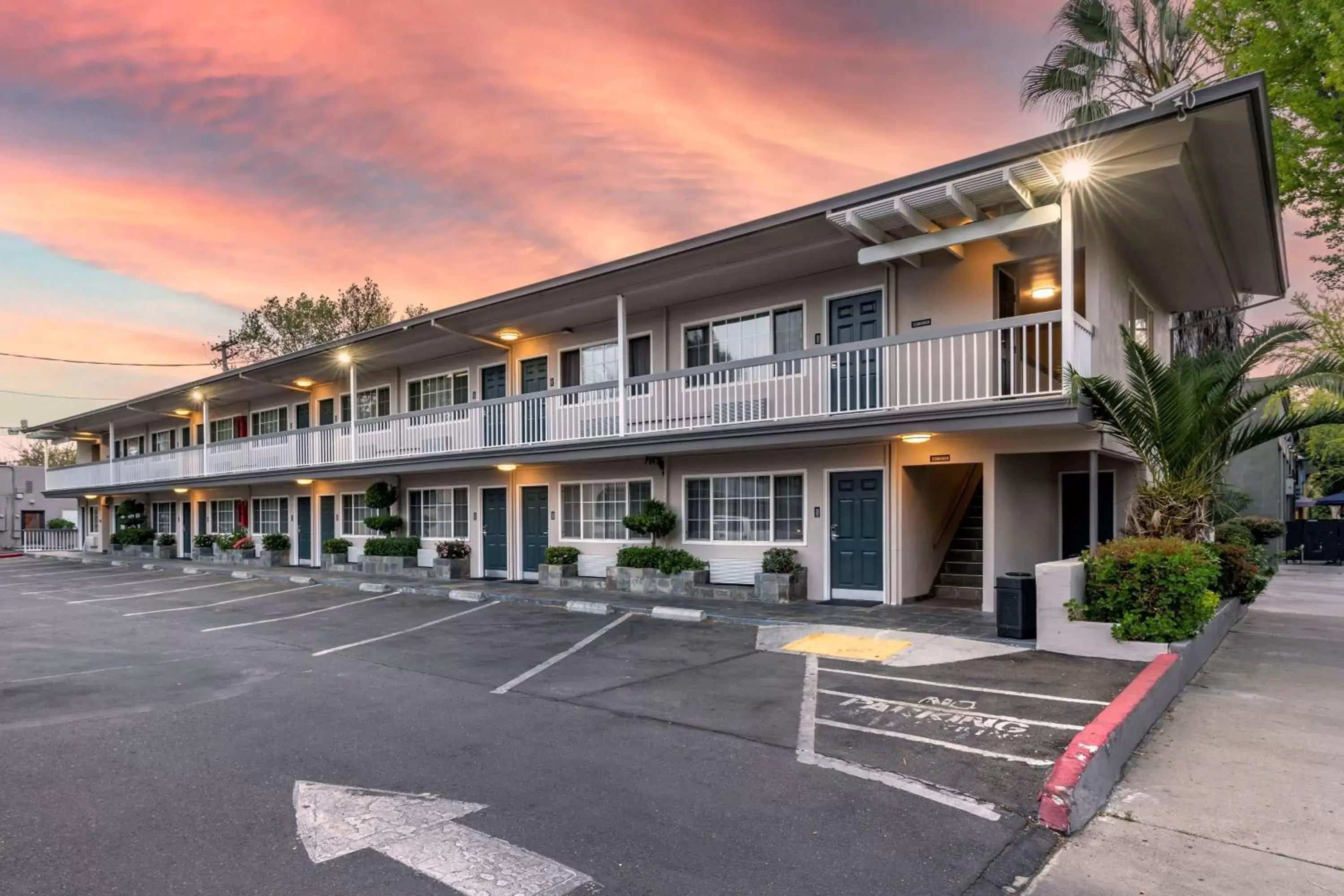 Property Building in Best Western Town House Lodge