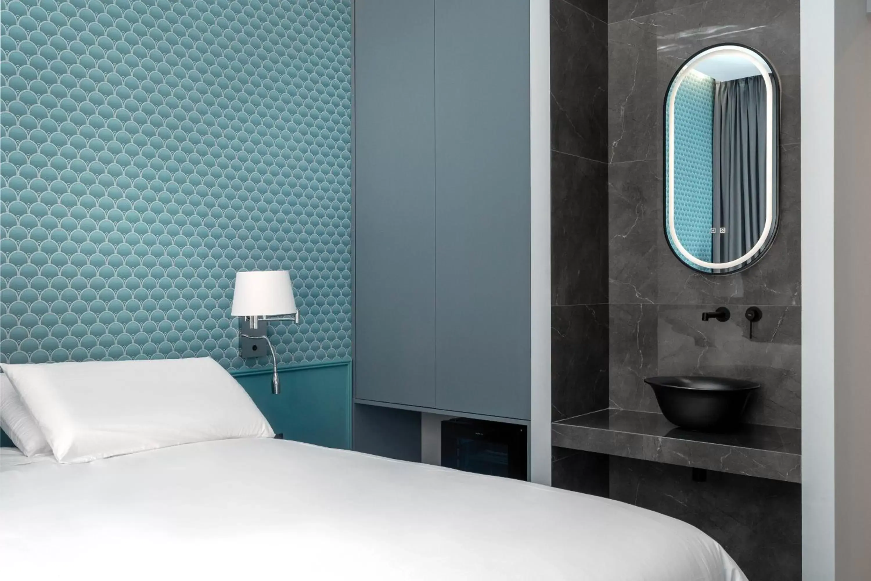 Bed in Athens Feeling Bed in Athens Feeling