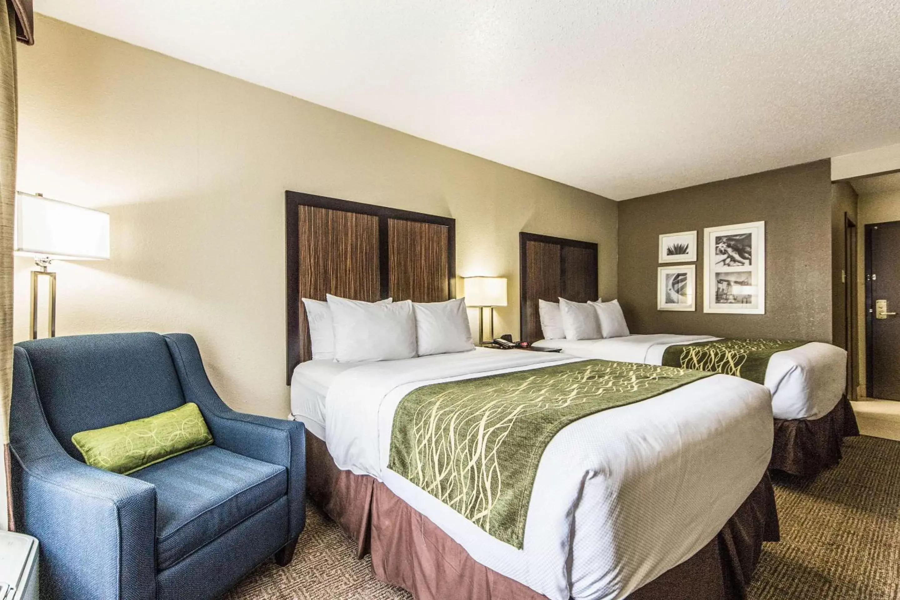 Photo of the whole room, Bed in Comfort Inn Dallas Park Central