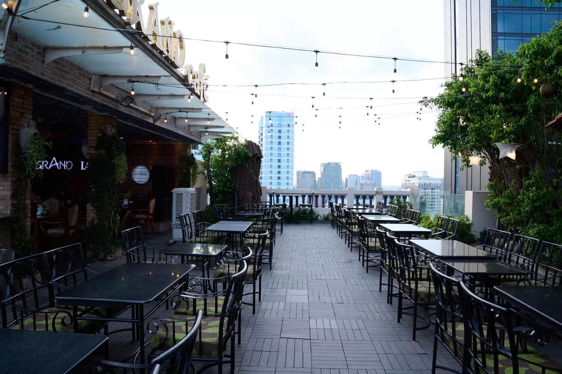 Restaurant/places to eat in Hotel Grand Saigon