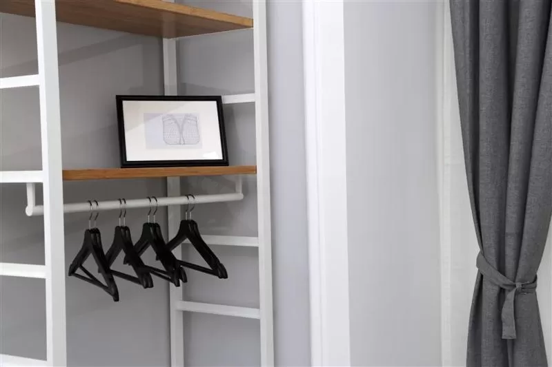 Logo/Certificate/Sign/Award in B&B Pika 48