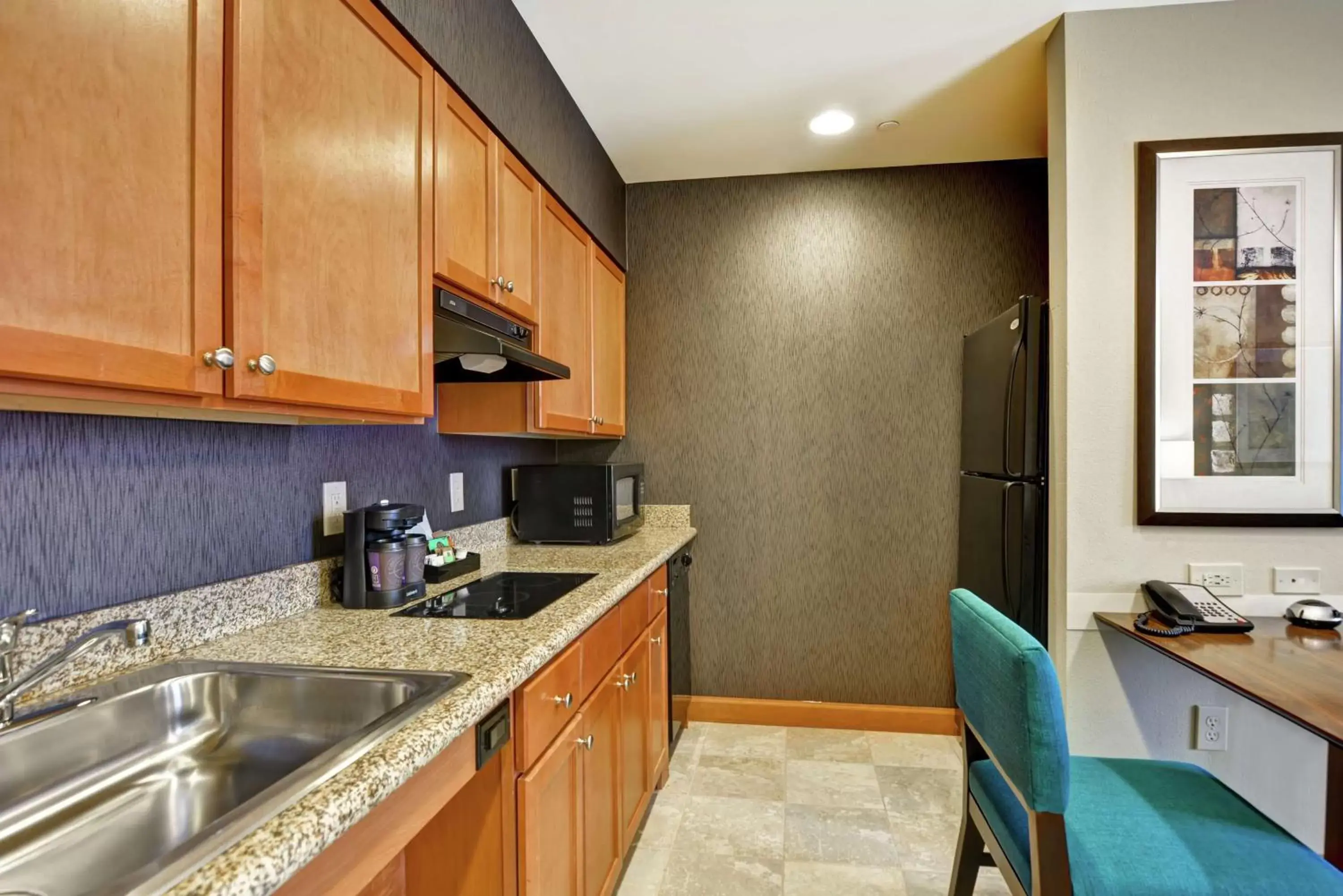 Kitchen or kitchenette, Kitchen/Kitchenette in Homewood Suites Mobile East Bay/Daphne