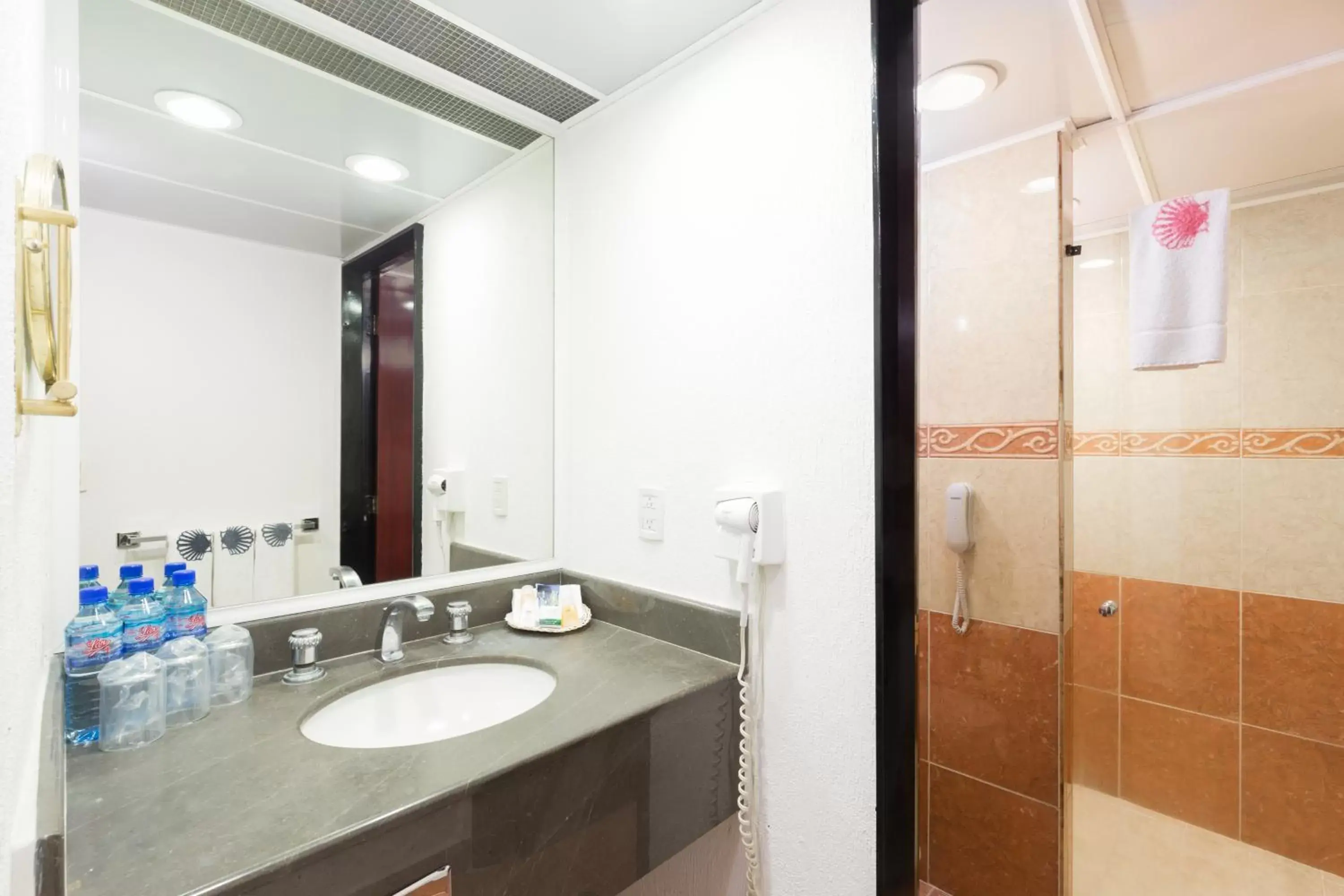 Bathroom in Hotel Estoril