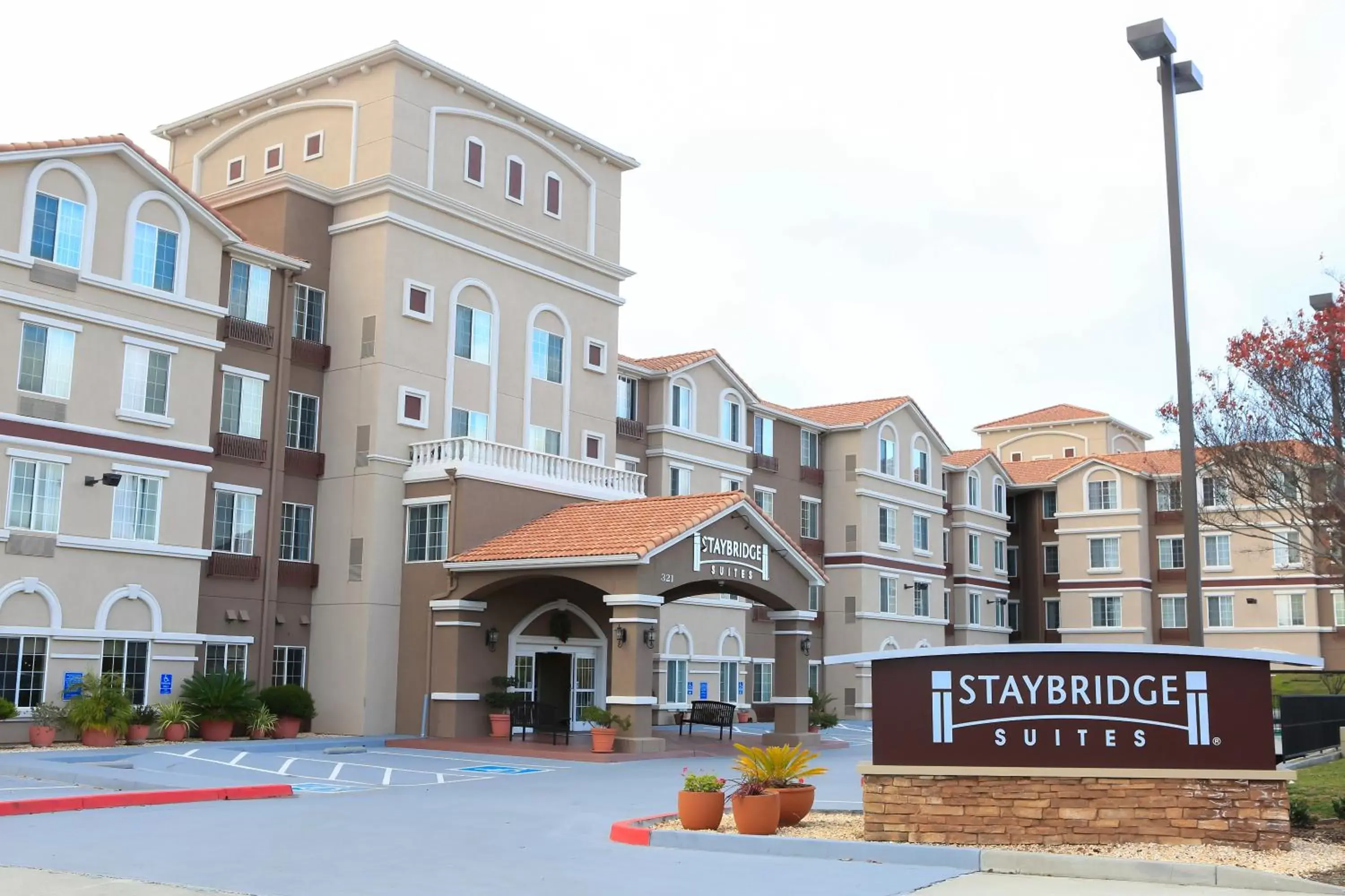 Property Building in Staybridge Suites Silicon Valley - Milpitas, an IHG Hotel