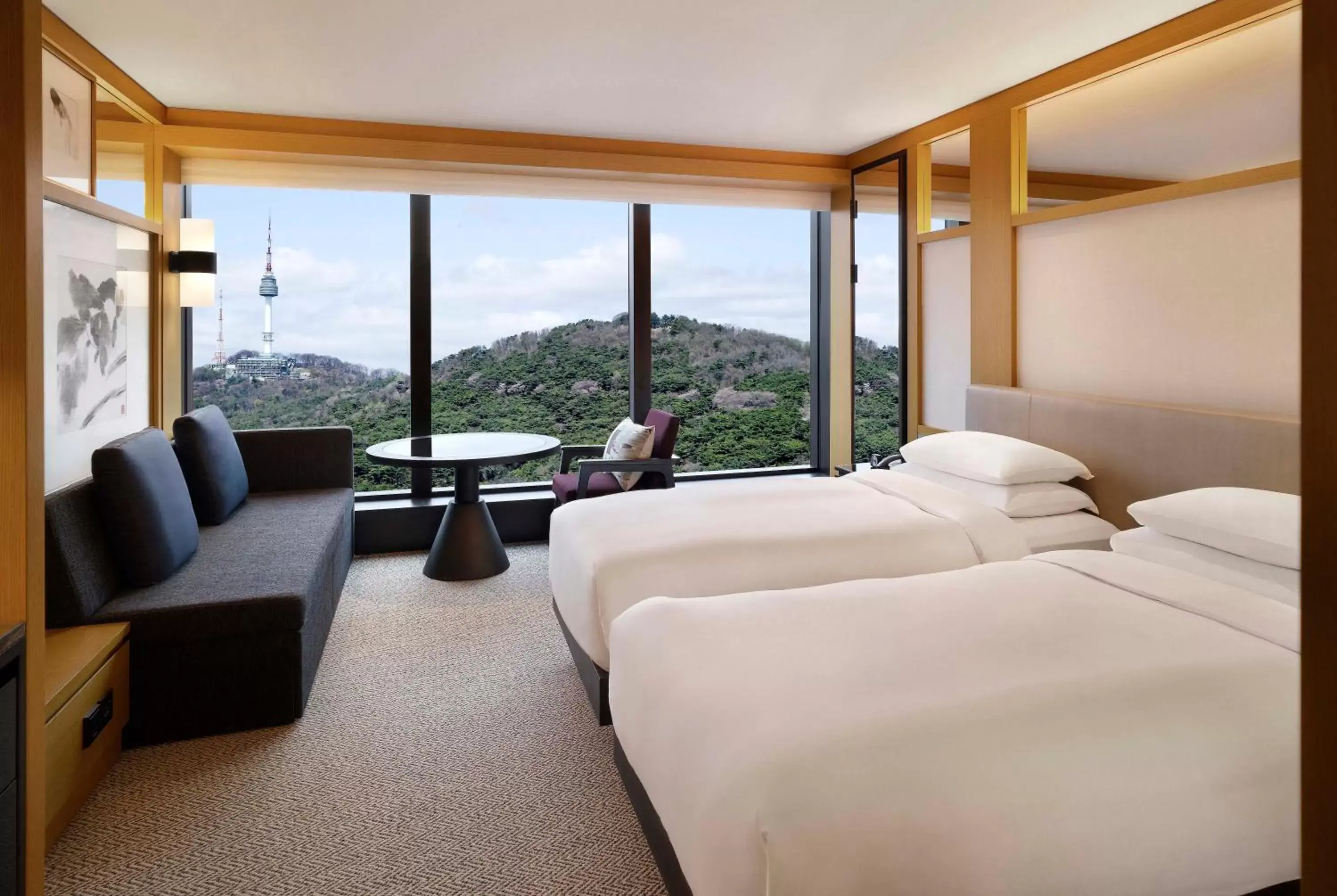 Twin Room with Mountain View in Grand Hyatt Seoul