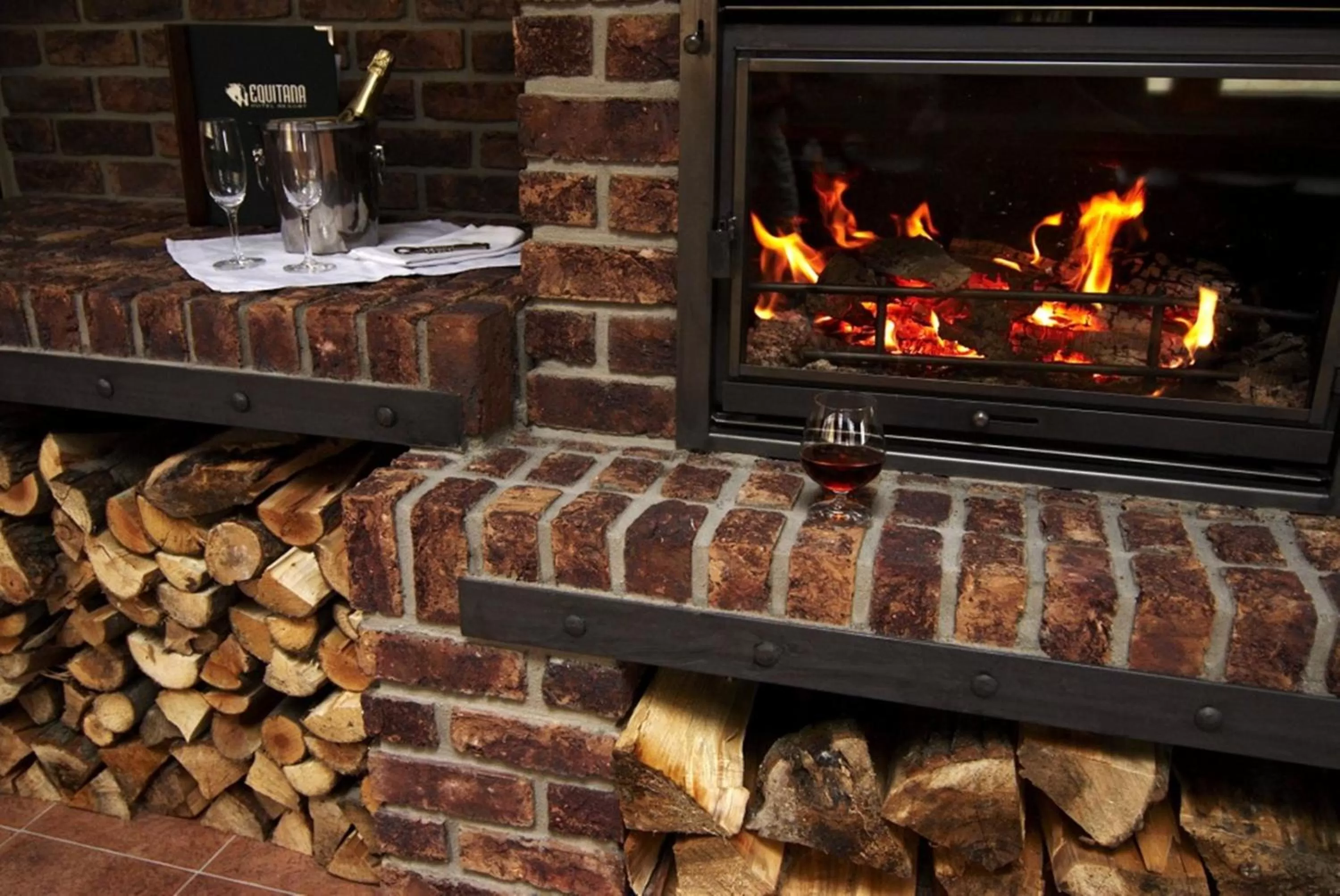 Restaurant/places to eat in Equitana Hotel Resort