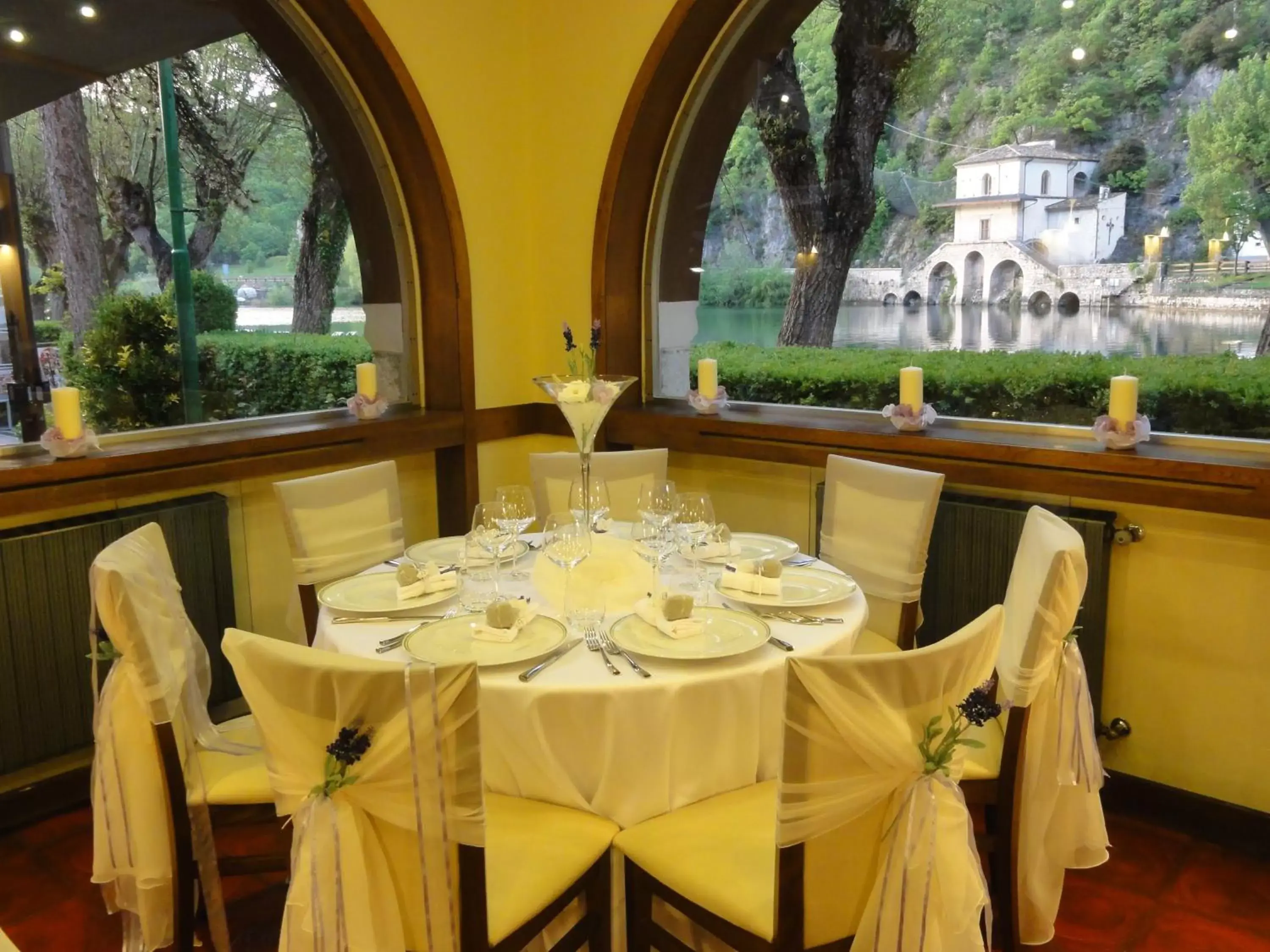 Restaurant/Places to Eat in LH Hotel Del Lago Scanno