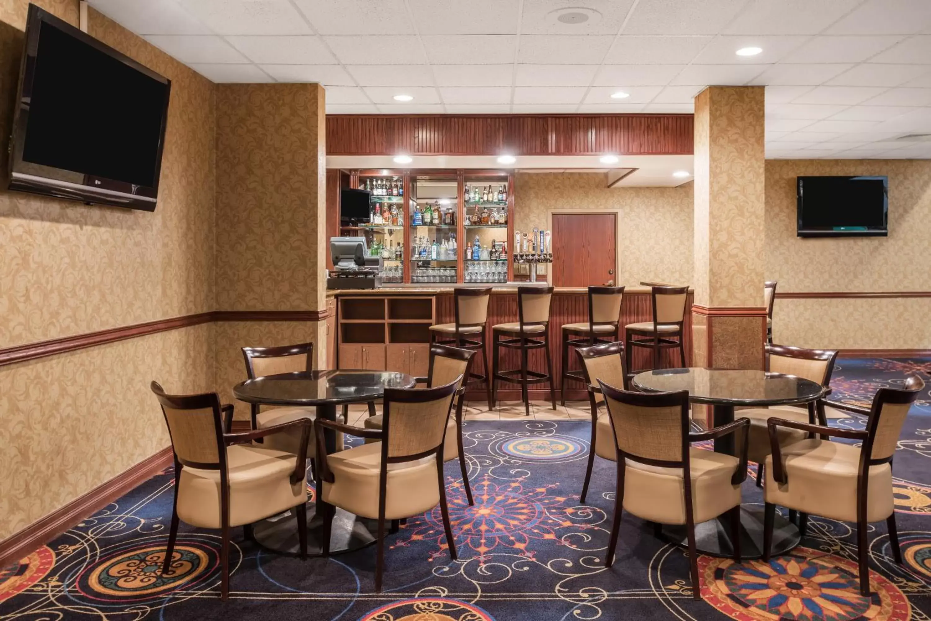 Lounge or bar, Lounge/Bar in Capitol Plaza Hotel Jefferson City