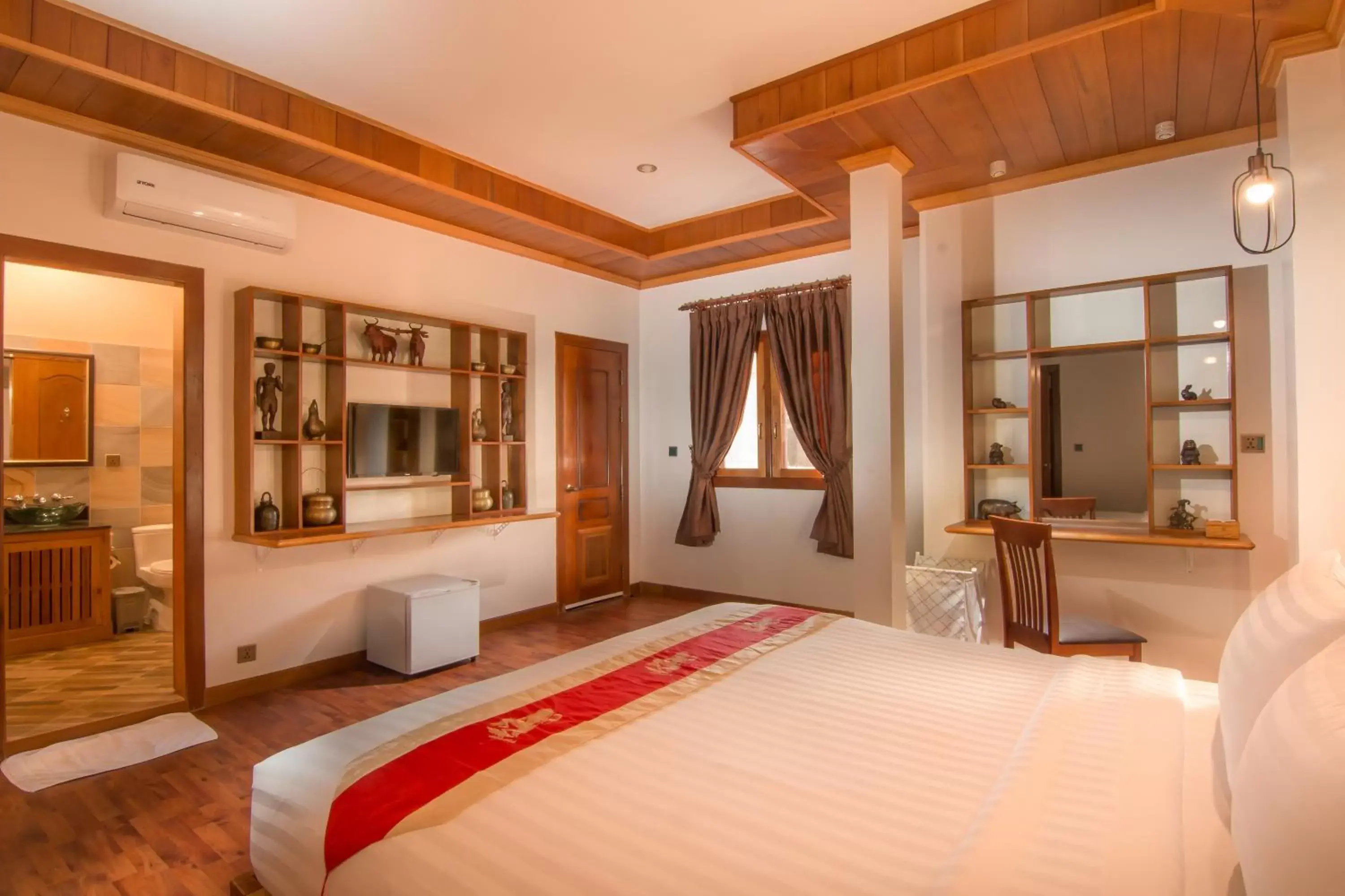 King Suite with Balcony in BB Angkor Residence King Suite with Balcony in BB Angkor Residence