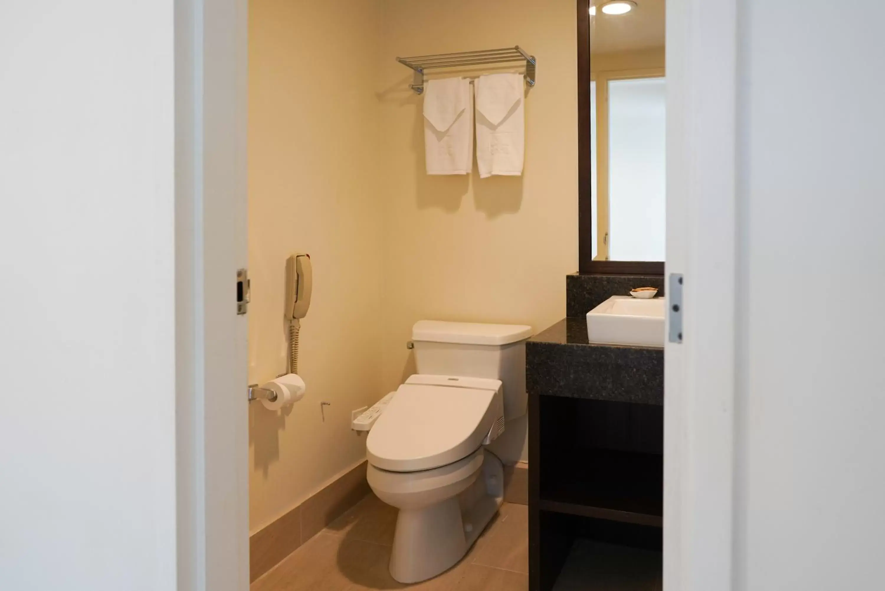 Bathroom in Hotel Nikko Guam
