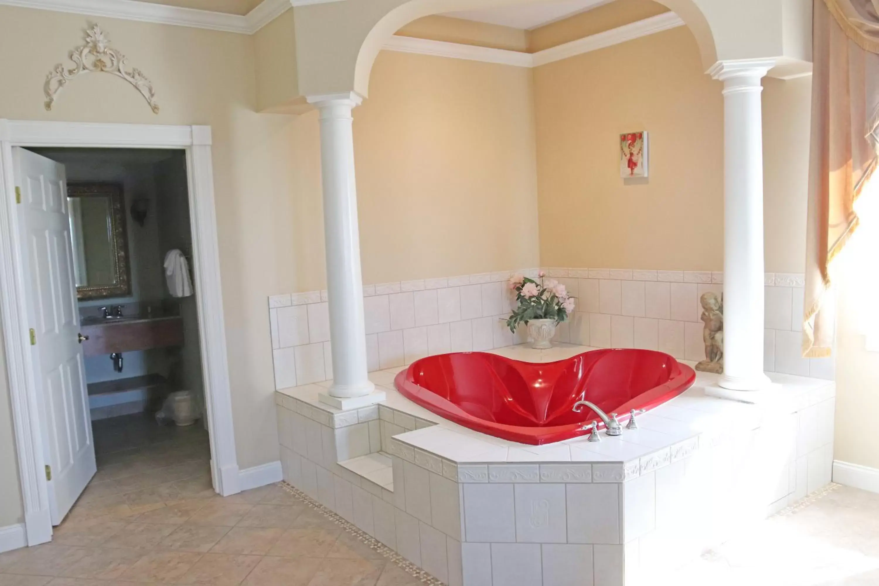 Hot Tub, Bathroom in Best Western White House Inn