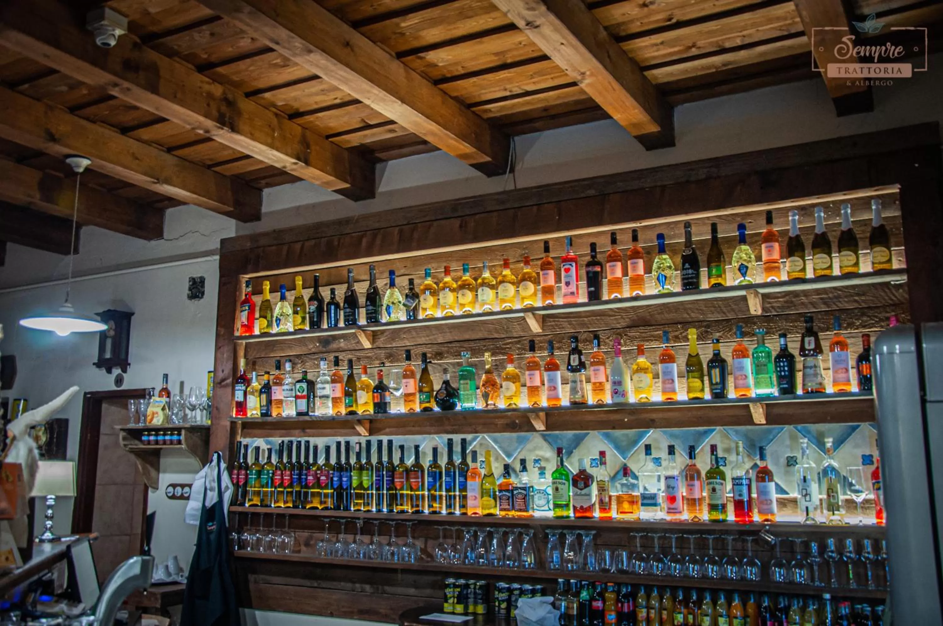 Lounge or bar in Sempre Étterem És Panzió