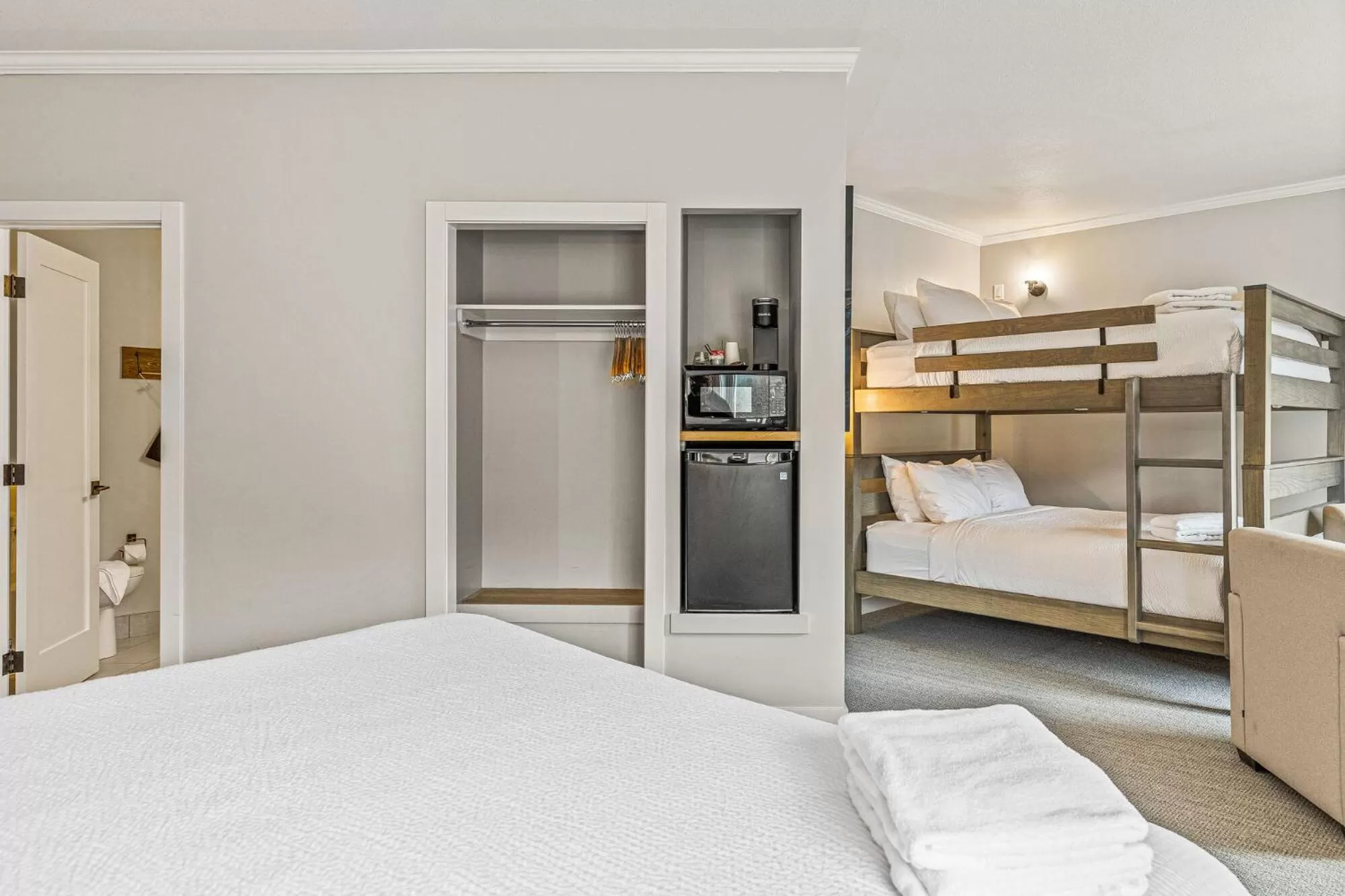 King Plus Queen Bunk Bed - No pets allowed in Northwinds Hotel Canmore