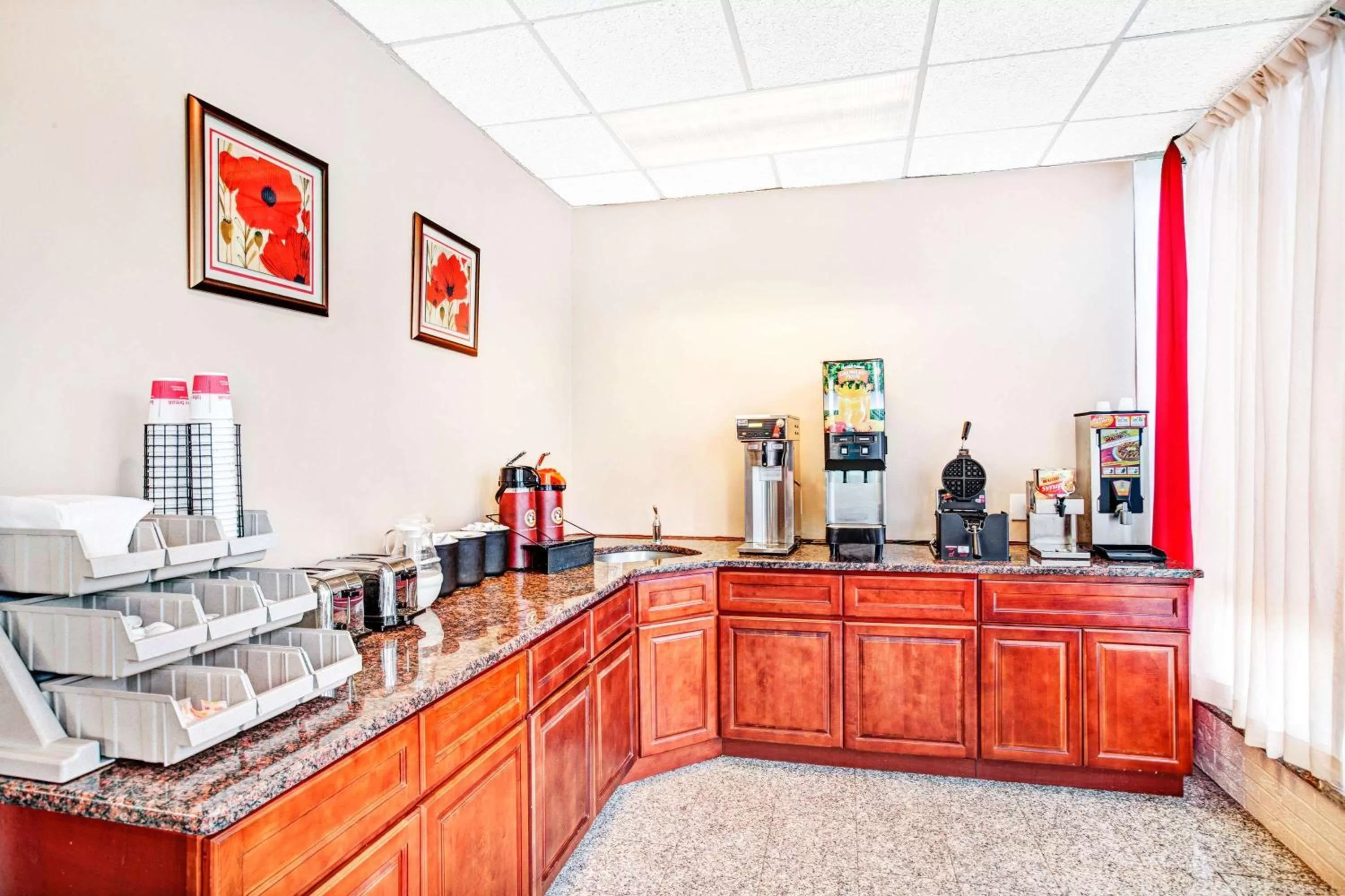 Restaurant/places to eat in Ramada by Wyndham Rockaway