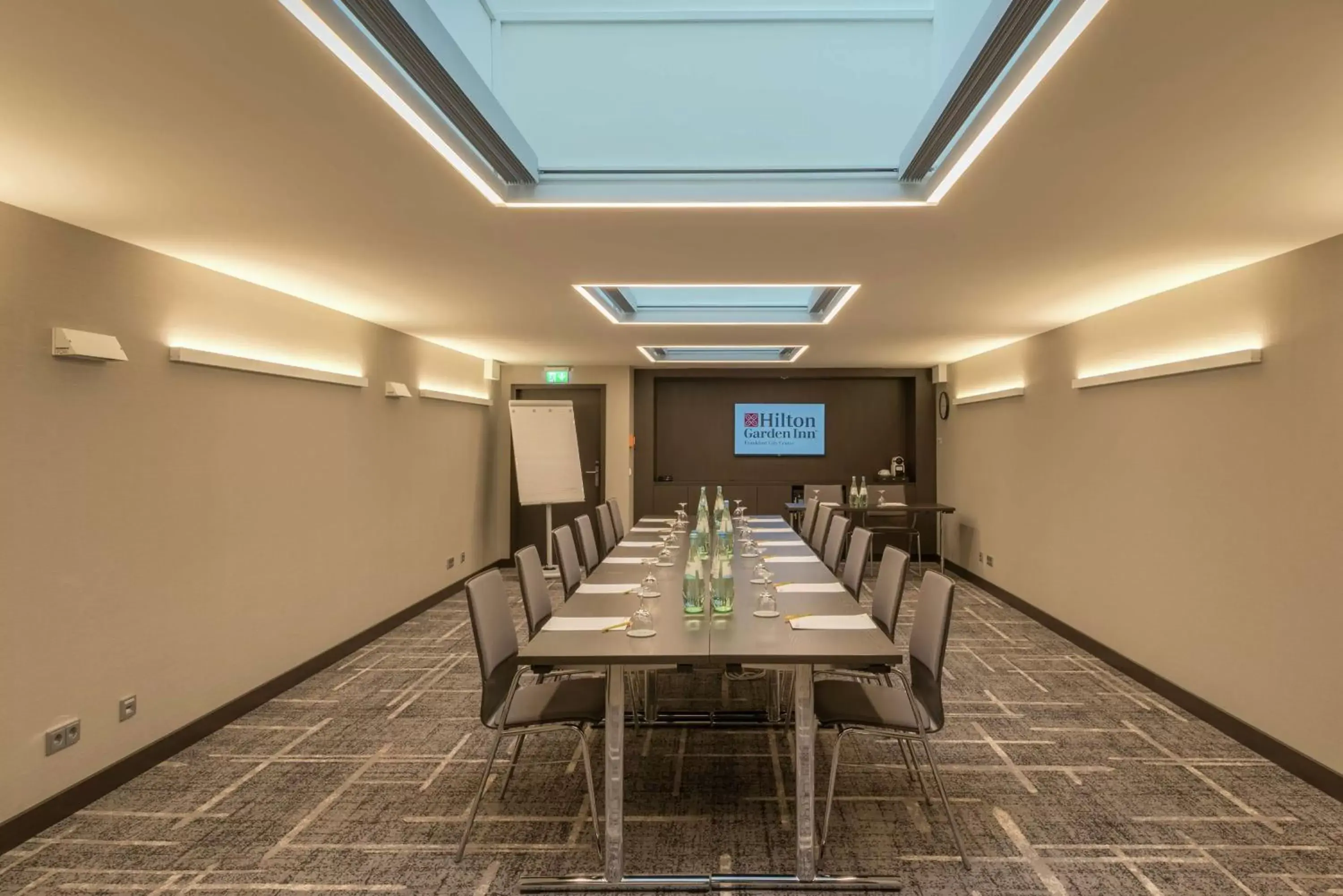 Meeting/conference room in Hilton Garden Inn Frankfurt City Centre