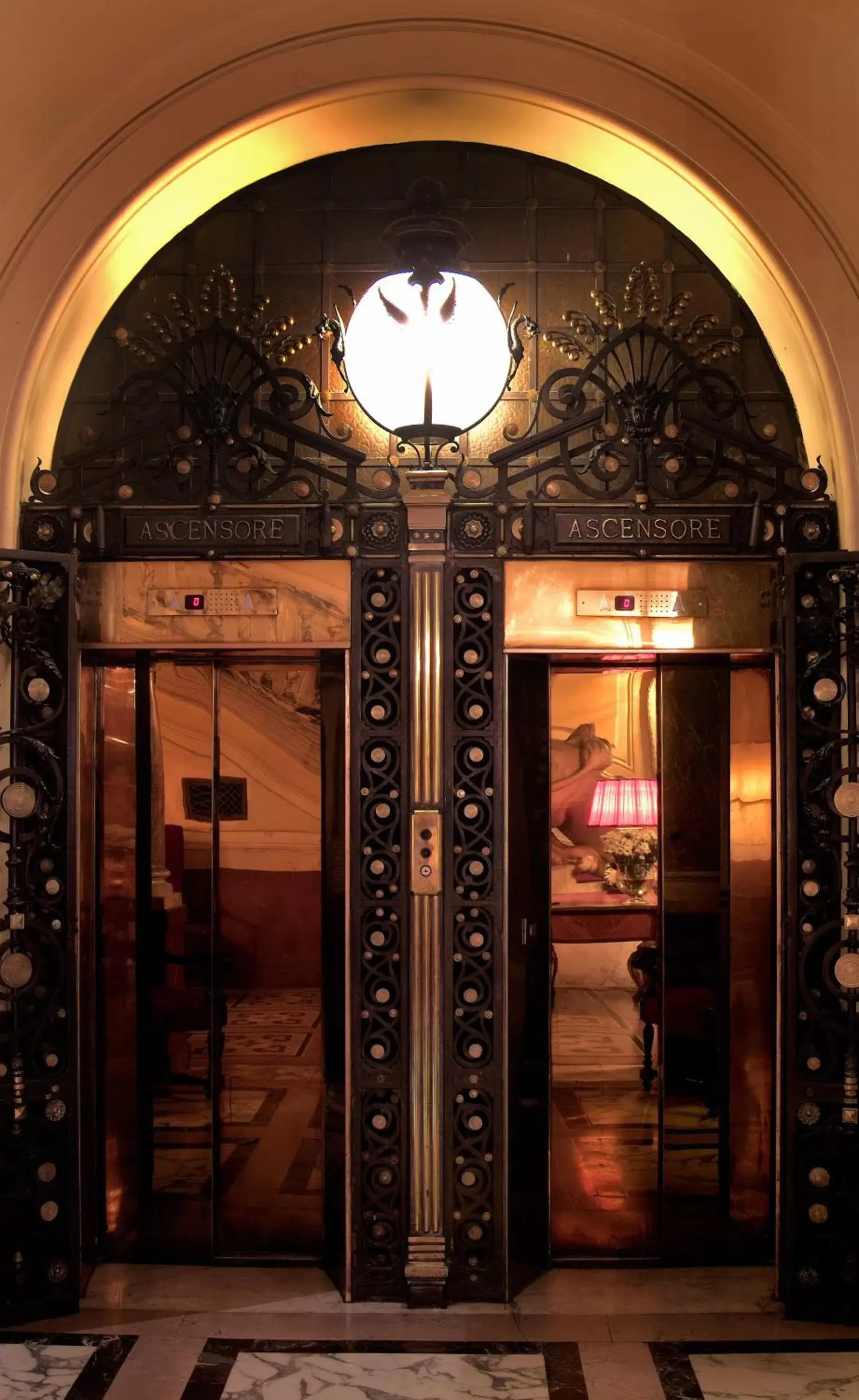 Lobby or reception, Facade/Entrance in Grand Hotel Plaza