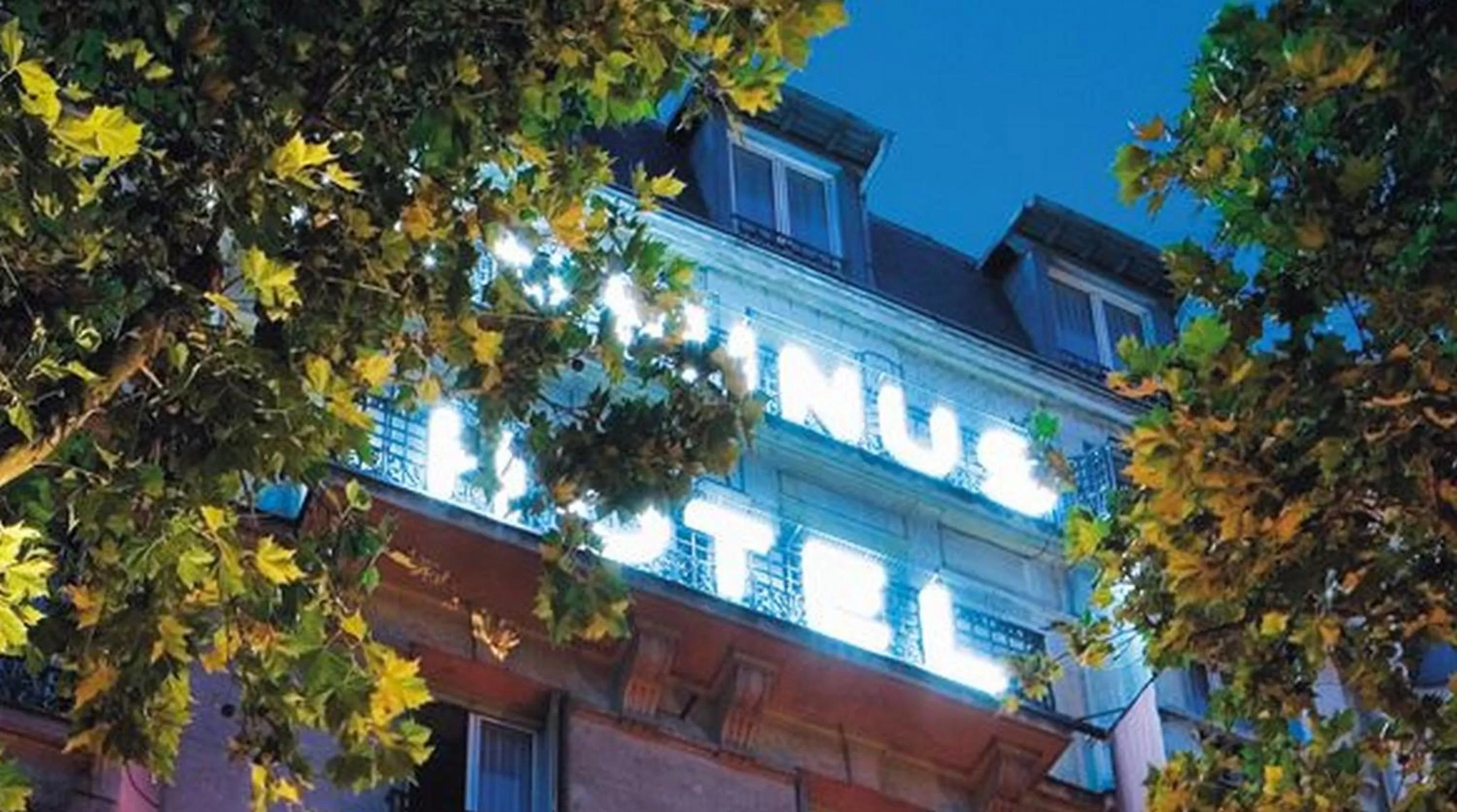 Facade/entrance in Terminus Orléans Paris