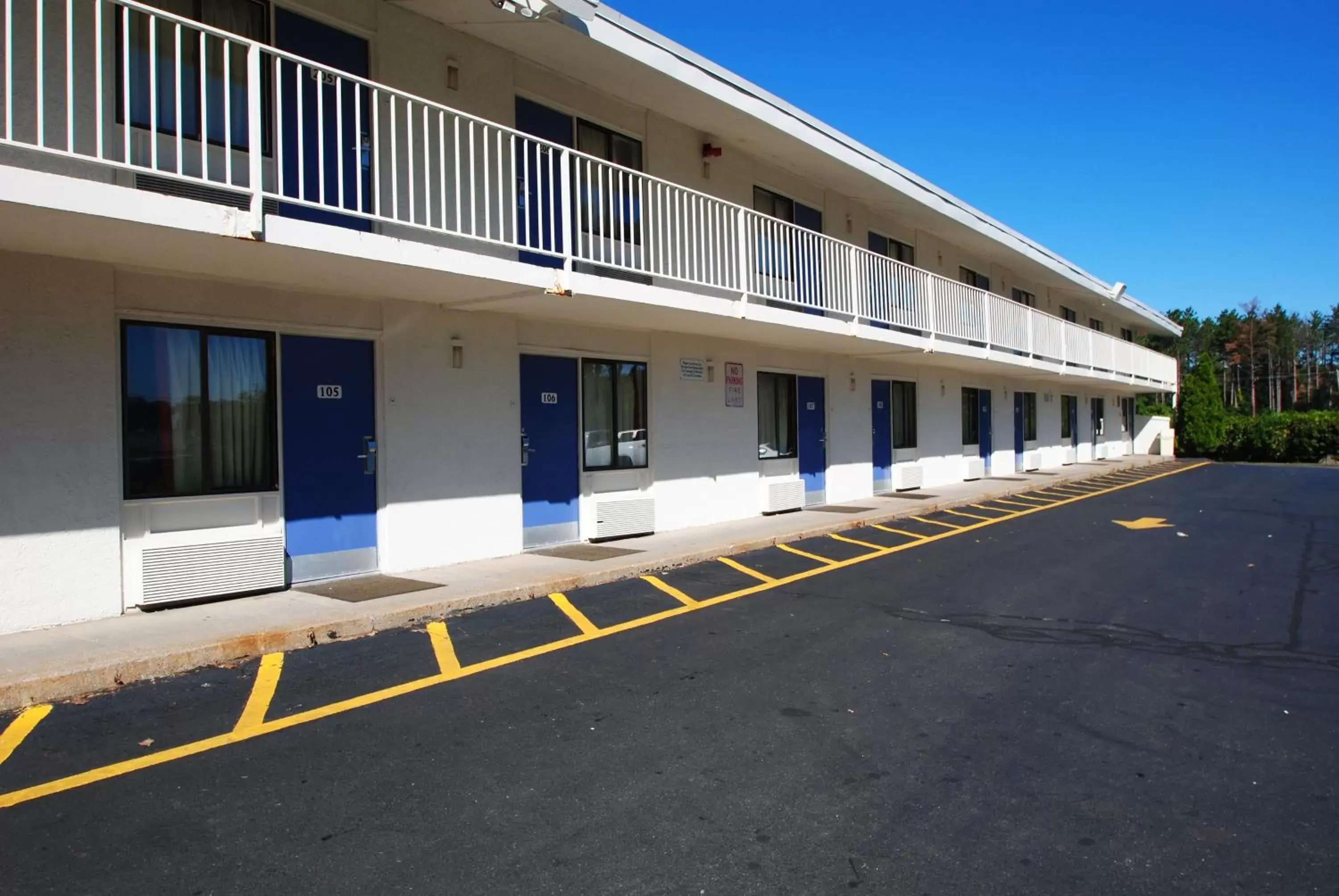 Property Building in Motel 6-Chicopee, MA - Springfield