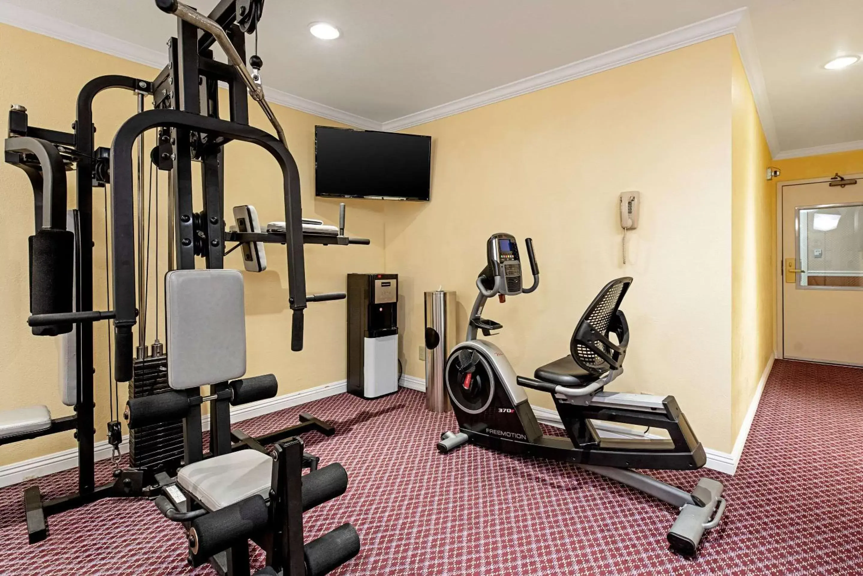 Fitness centre/facilities, Fitness Center/Facilities in Clarion Inn Silicon Valley