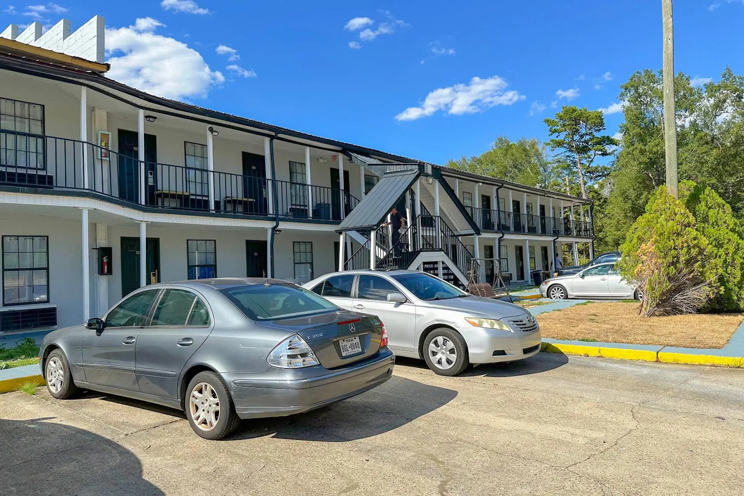 Parking, Property Building in Paradise Inn By OYO Hattiesburg North