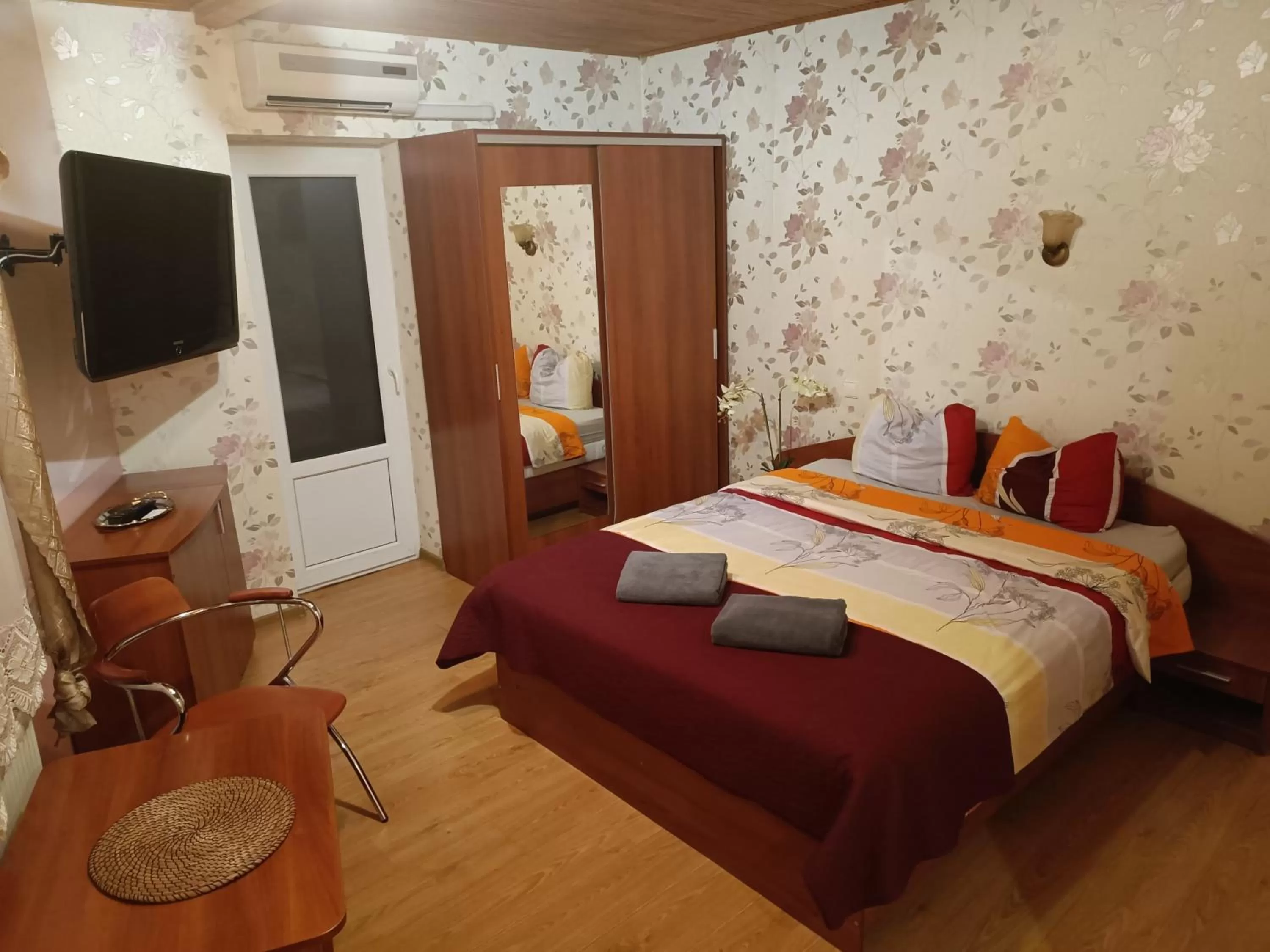 TV and multimedia, Bed in Rugelis