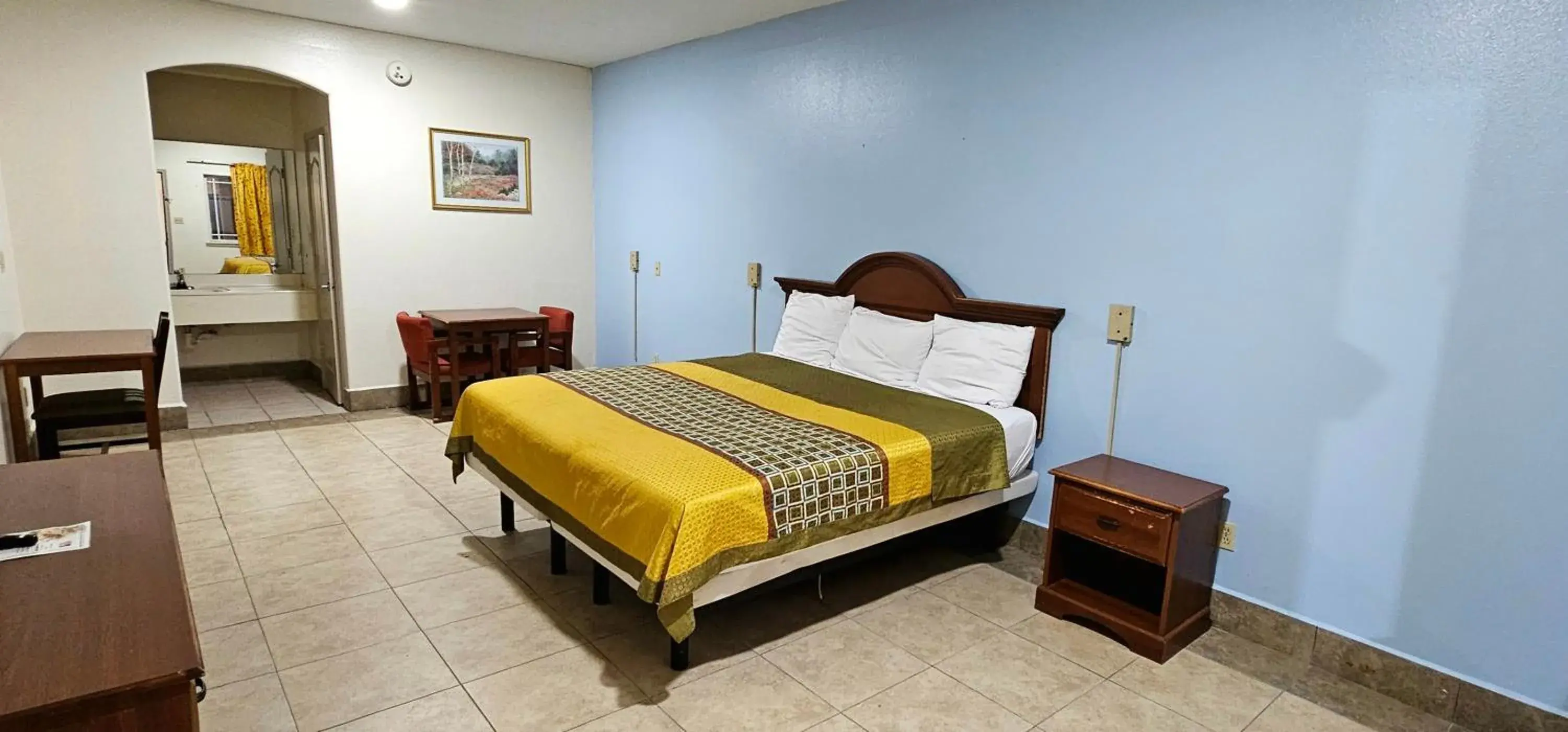 Bed in Texas Inn and Suites RGV