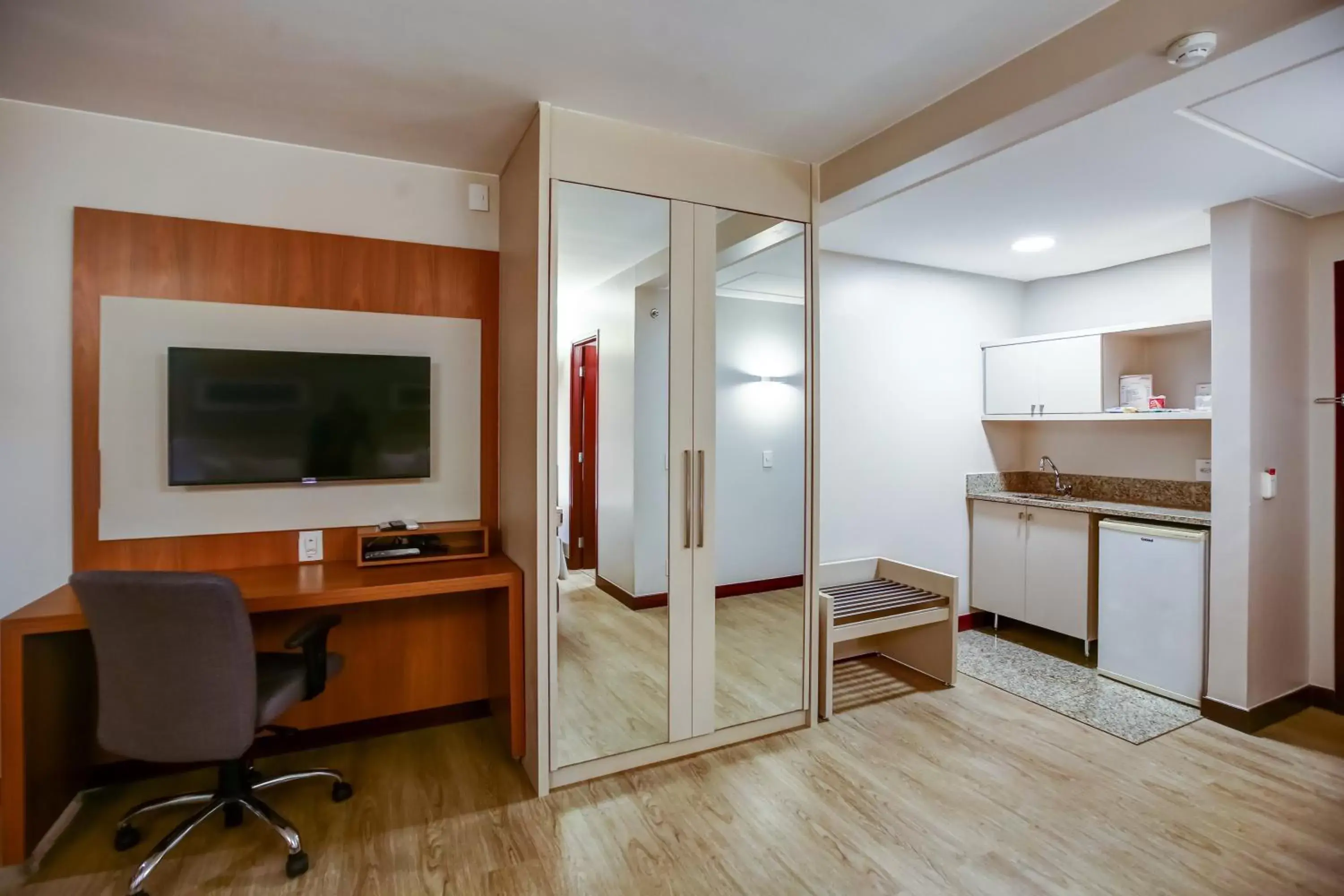 Area and facilities, TV/Entertainment Center in Comfort Suites Brasília