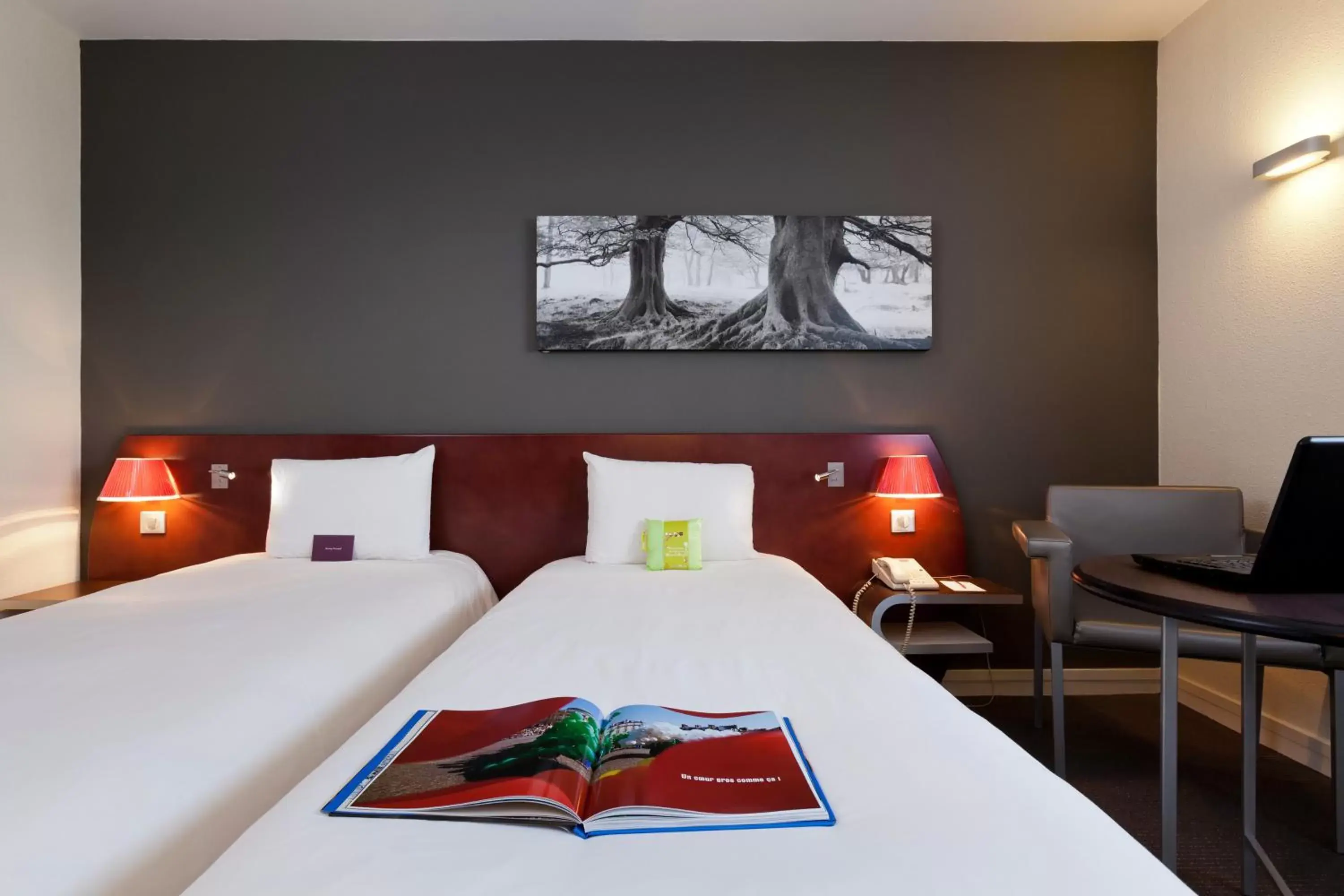 Photo of the whole room, Bed in Mercure Rennes Centre Gare