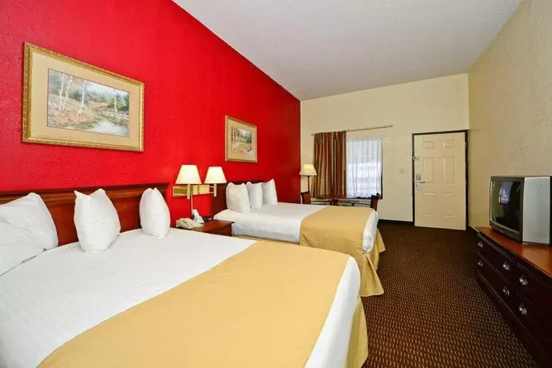 Photo of the whole room, Room Photo in Manchester Heritage Inn & Suites