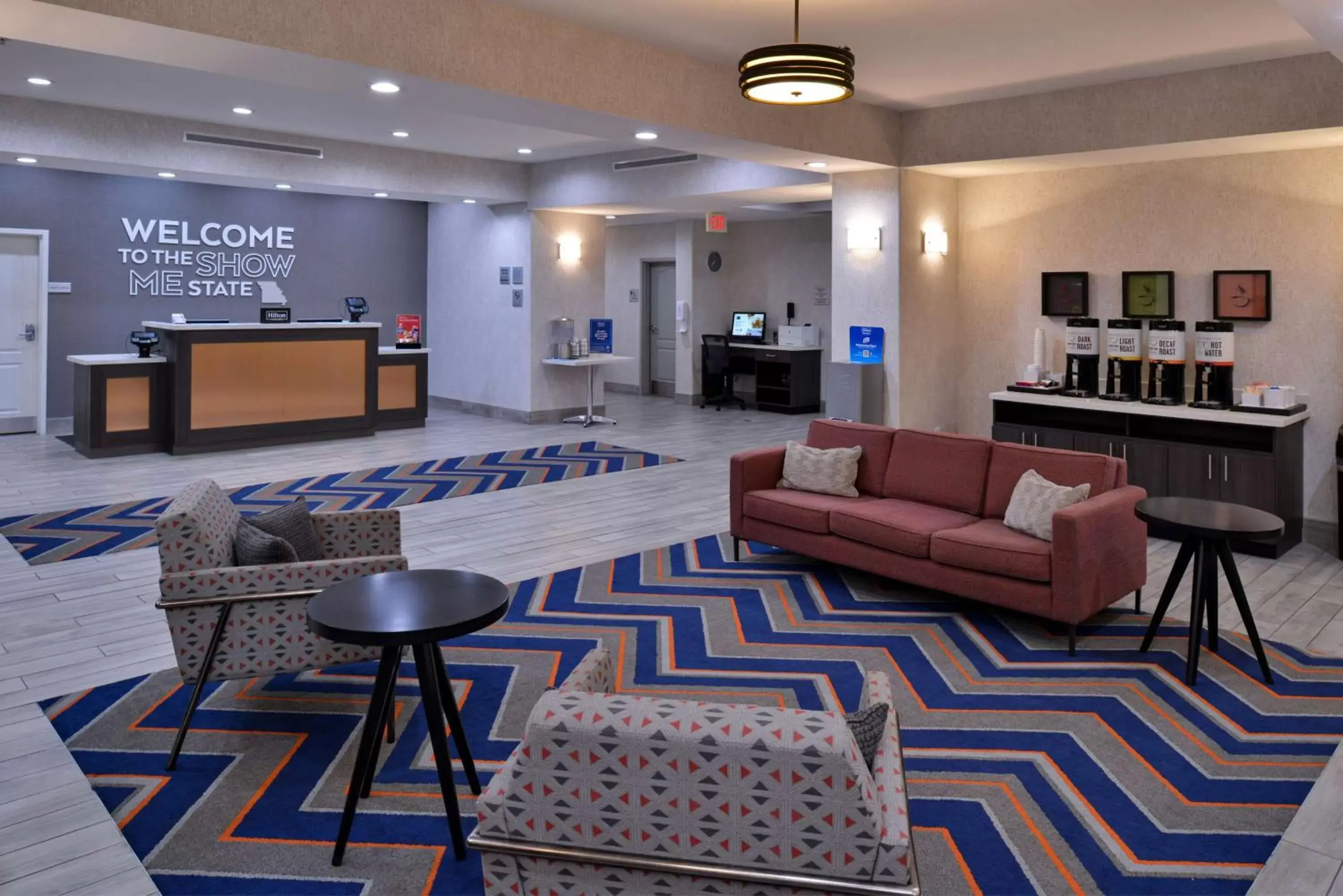 Lobby or reception in Hampton Inn Kansas City Northeast