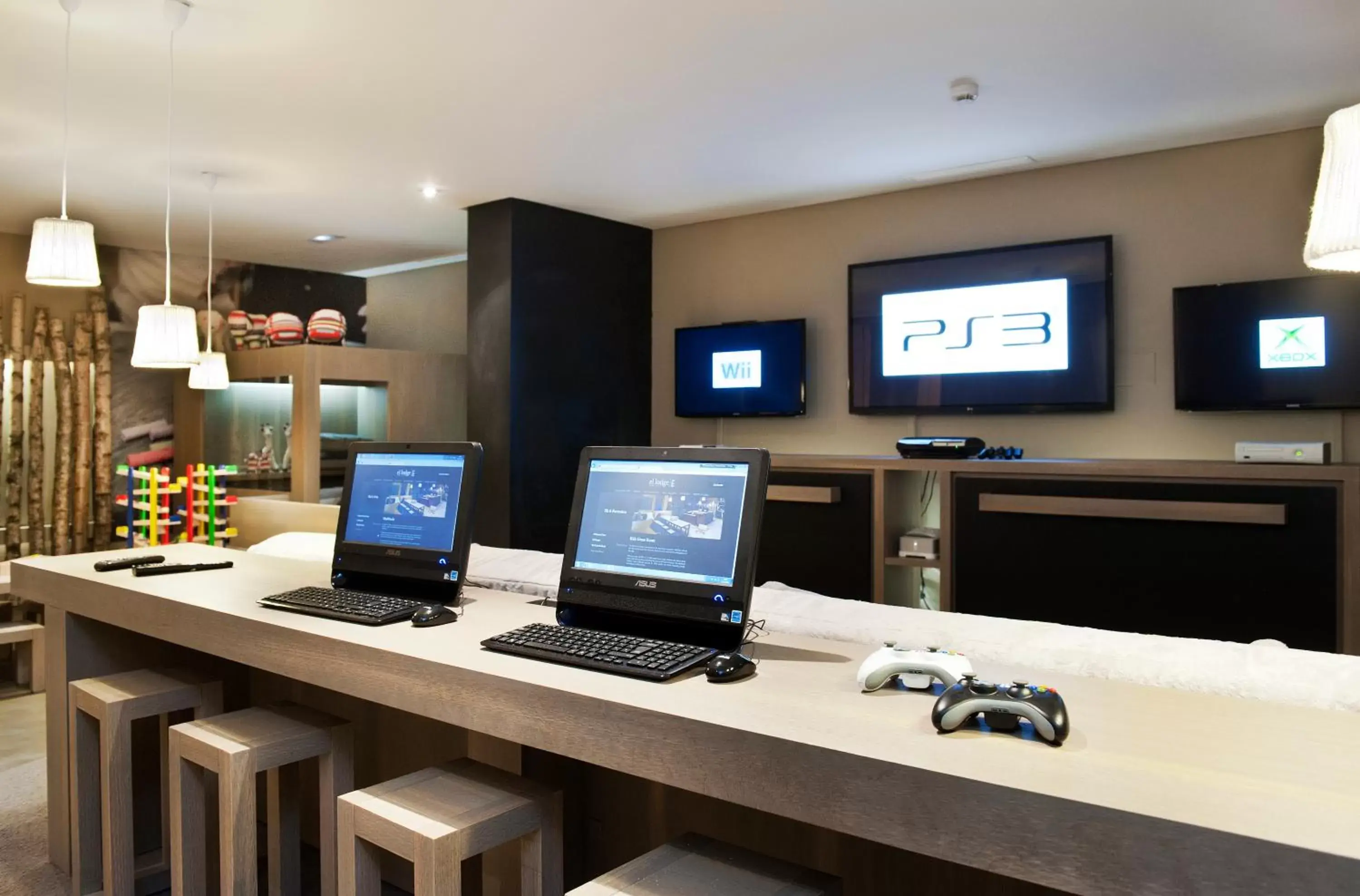 Game Room in El Lodge, Ski & Spa