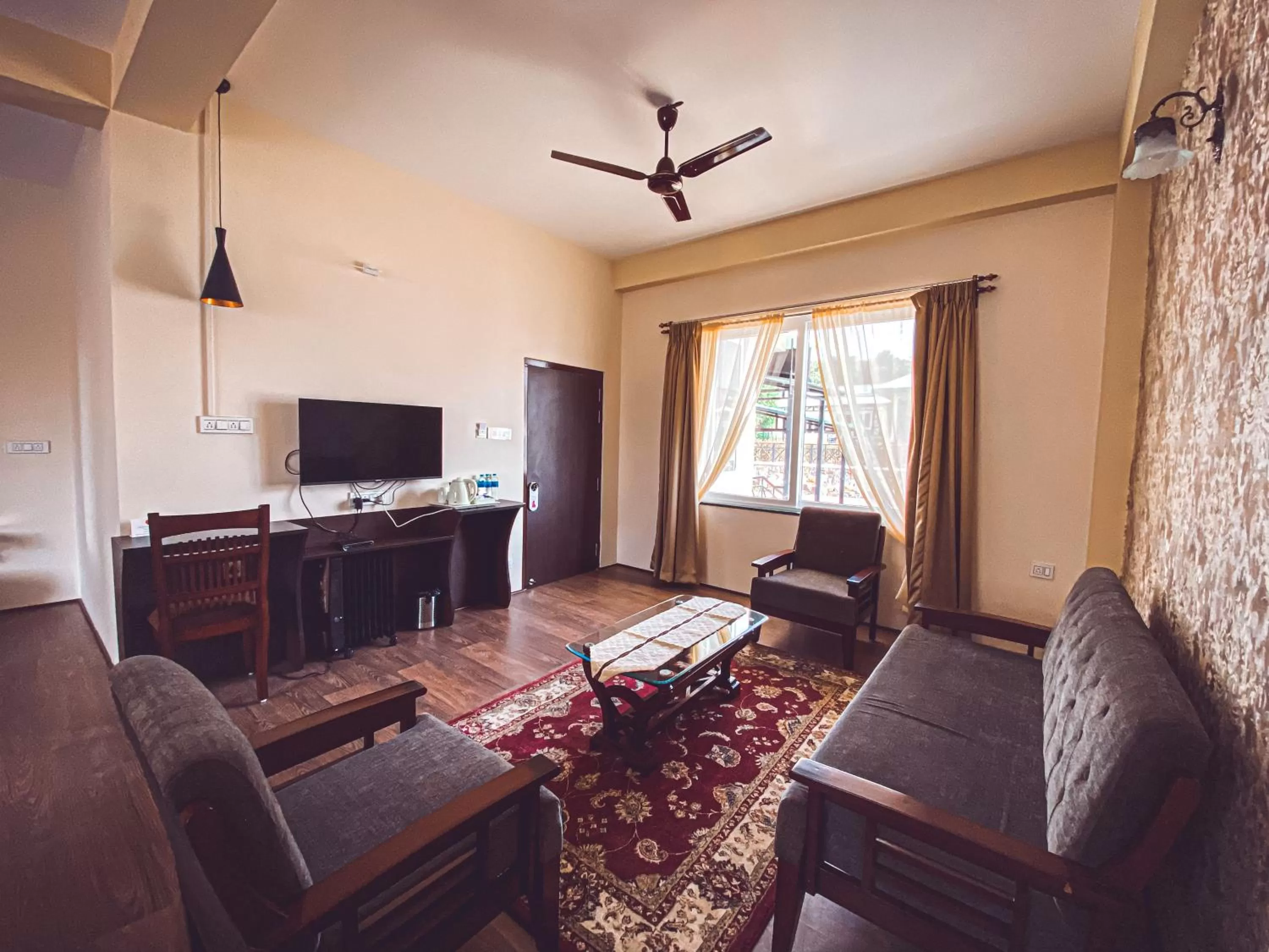 Seating Area in Windermere Inn