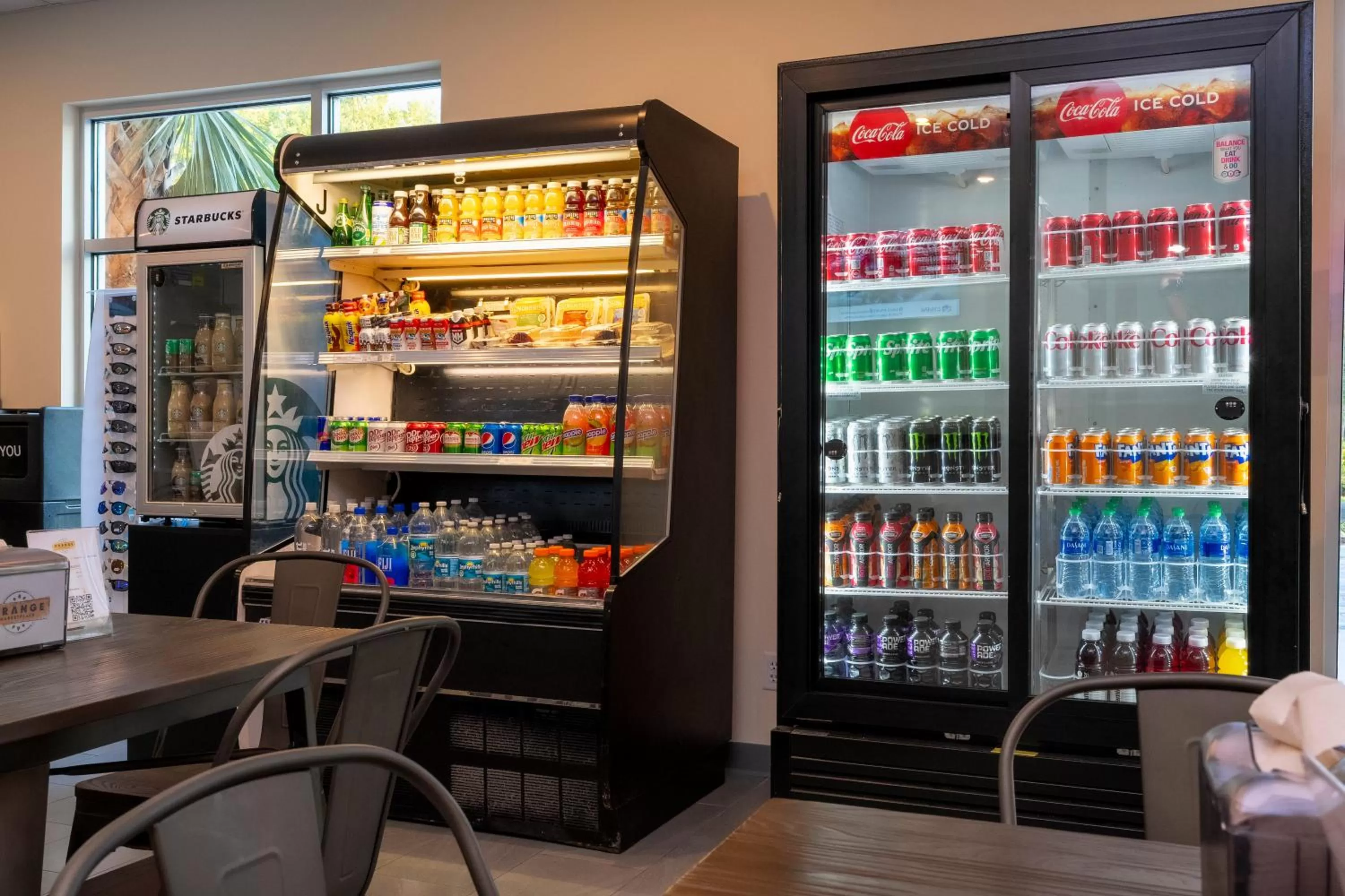 Restaurant/places to eat in SPOT X Hotel Orlando Intl Dr by The Red Collection