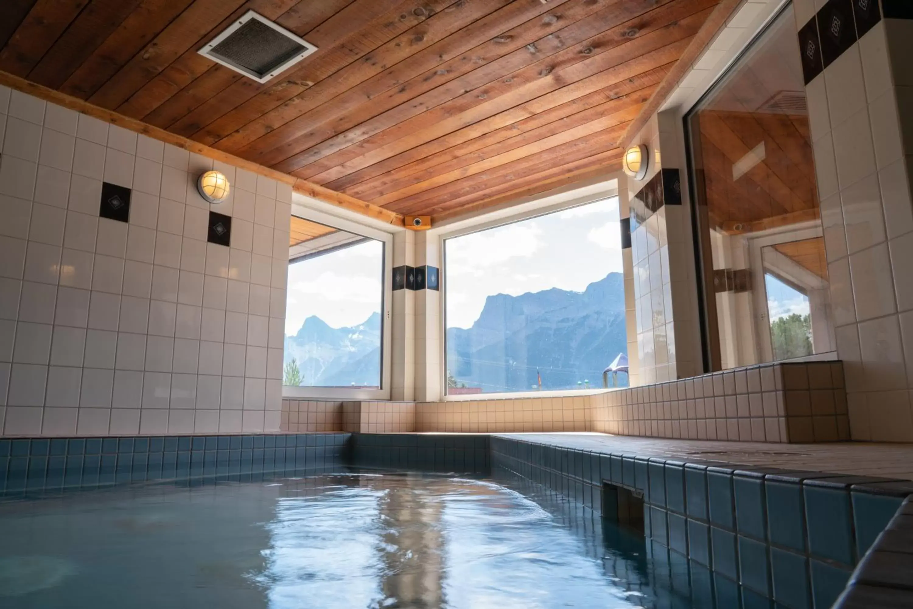 Hot Tub, Swimming Pool in Rocky Mountain Ski Lodge