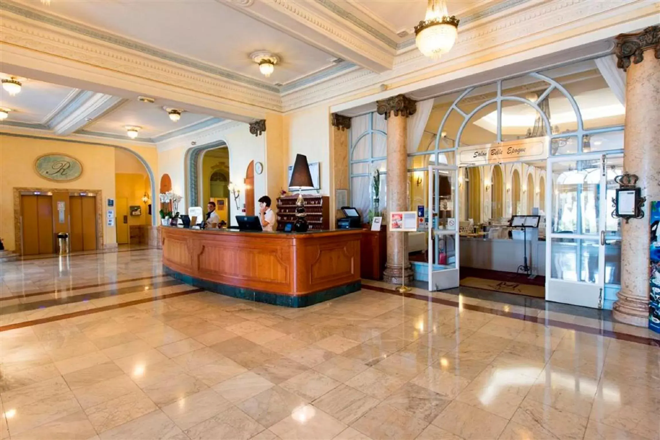 Lobby or reception in Hôtel Le Royal Promenade des Anglais