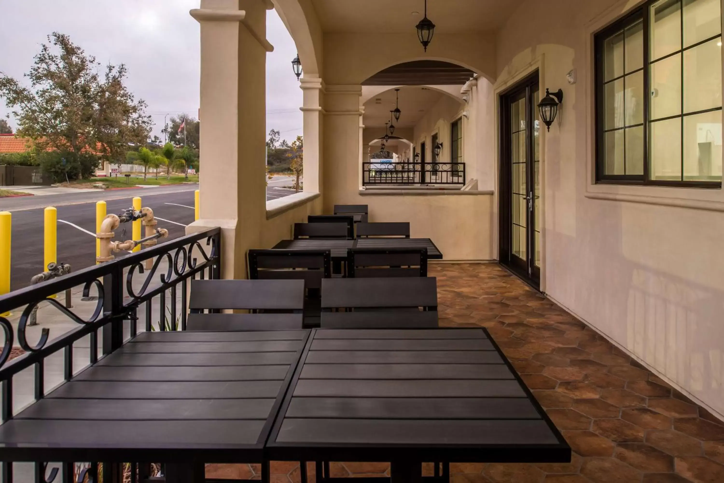 Restaurant/places to eat in Best Western Plus Temecula Wine Country Hotel & Suites