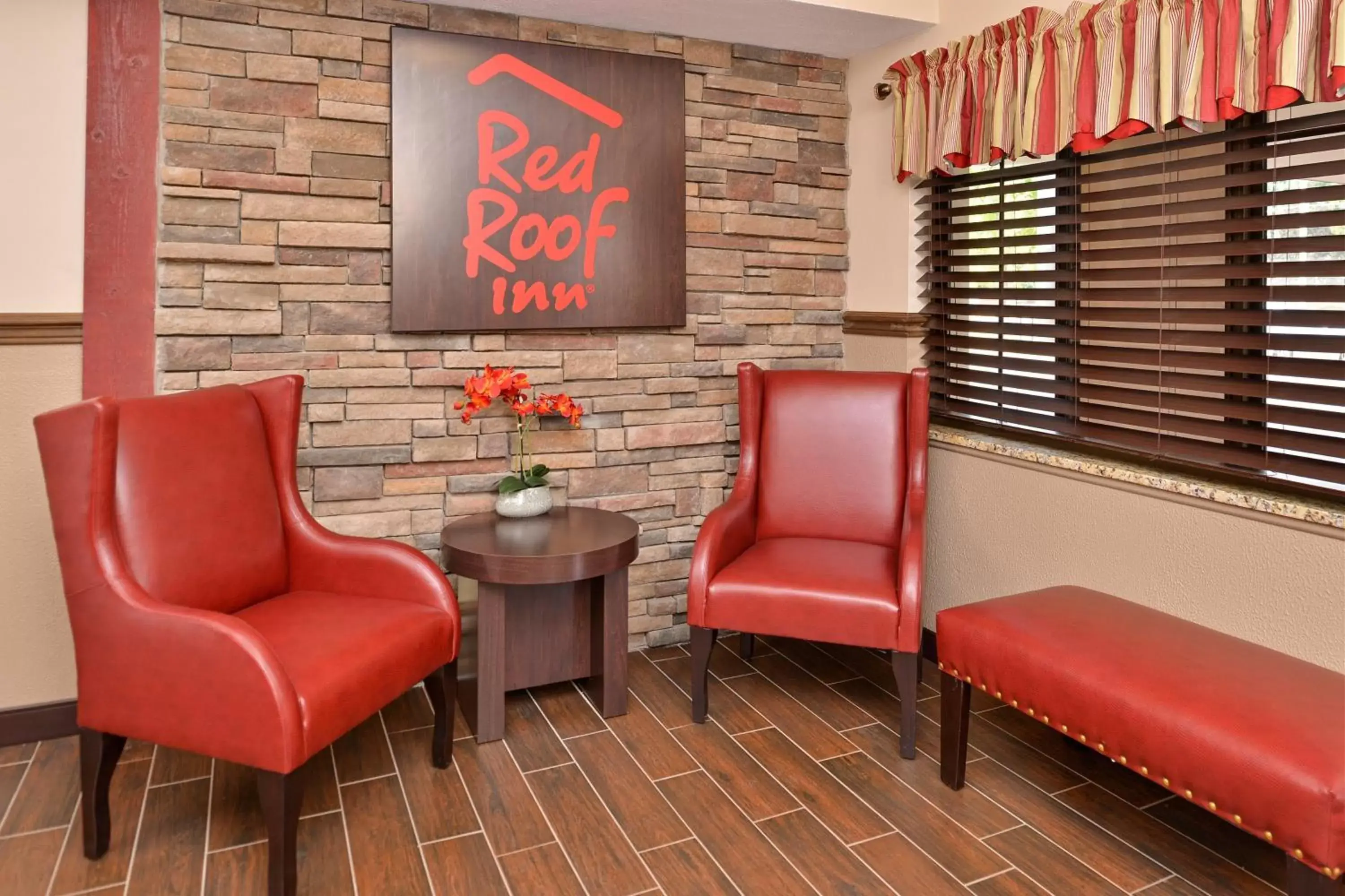 Lobby or reception, Seating Area in Red Roof Inn Marietta