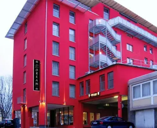 Facade/entrance in Grand Hotel Dream Main City Center