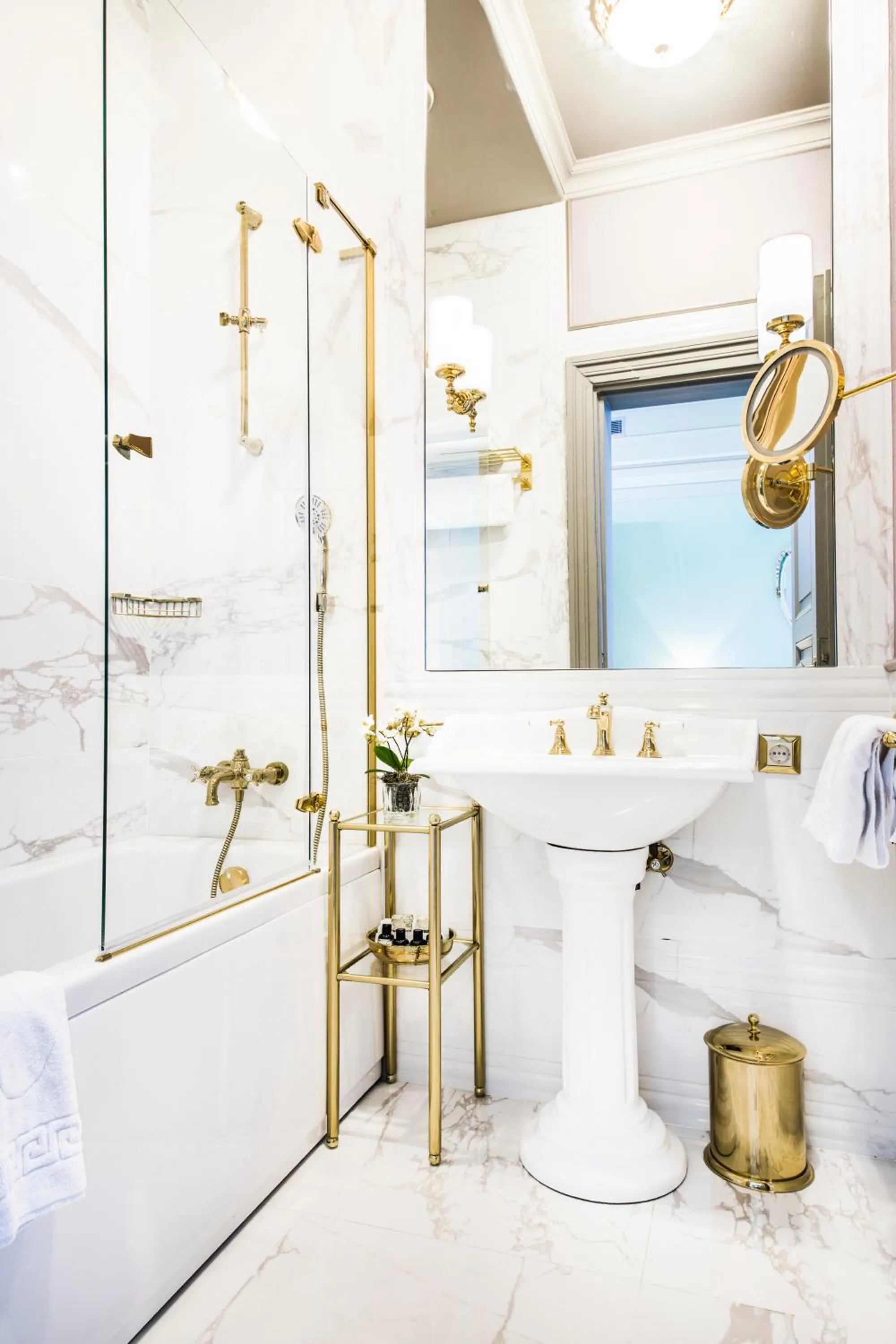 Shower in Bosphorus Palace Hotel