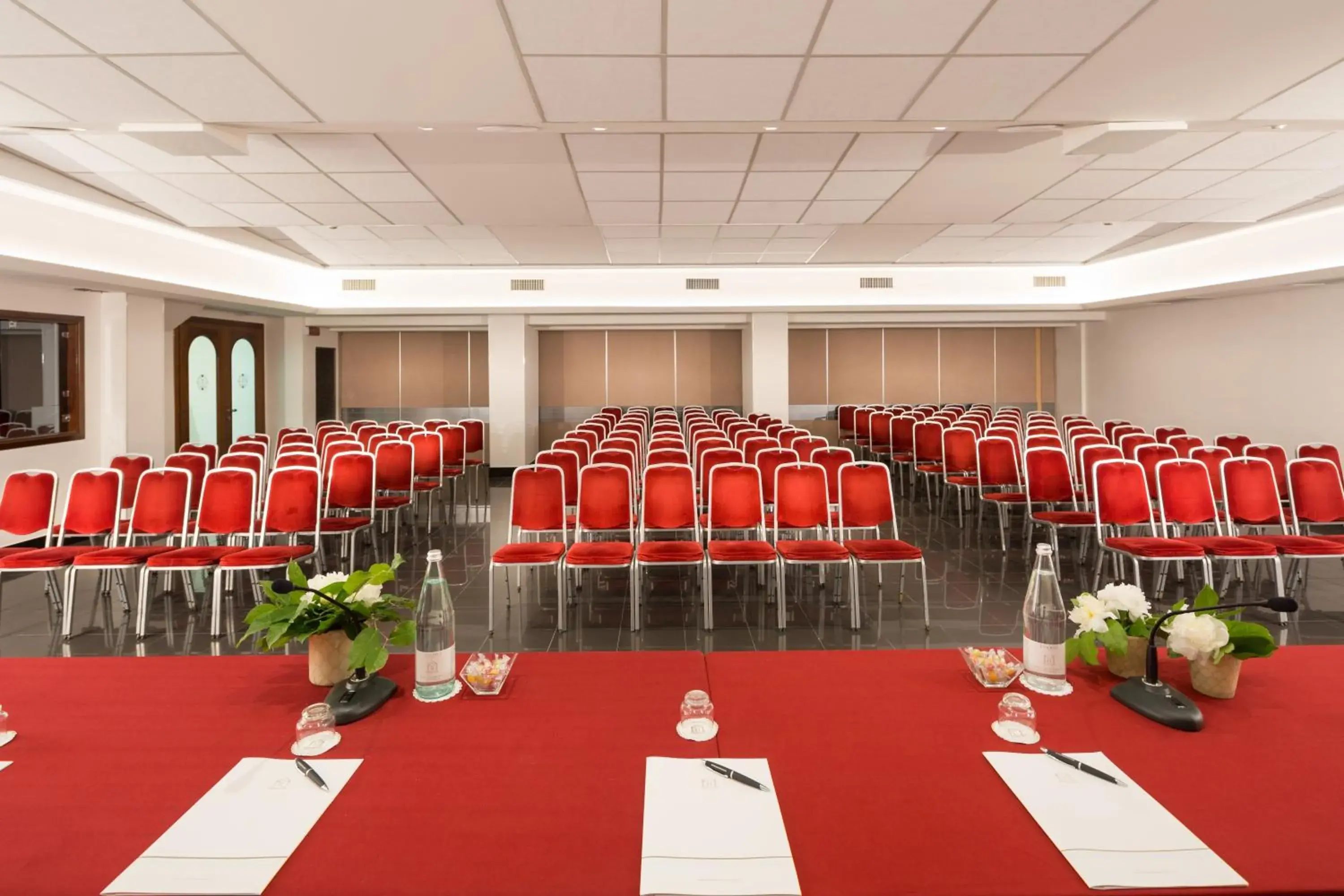 Business facilities, Business Area/Conference Room in Hotel Continental