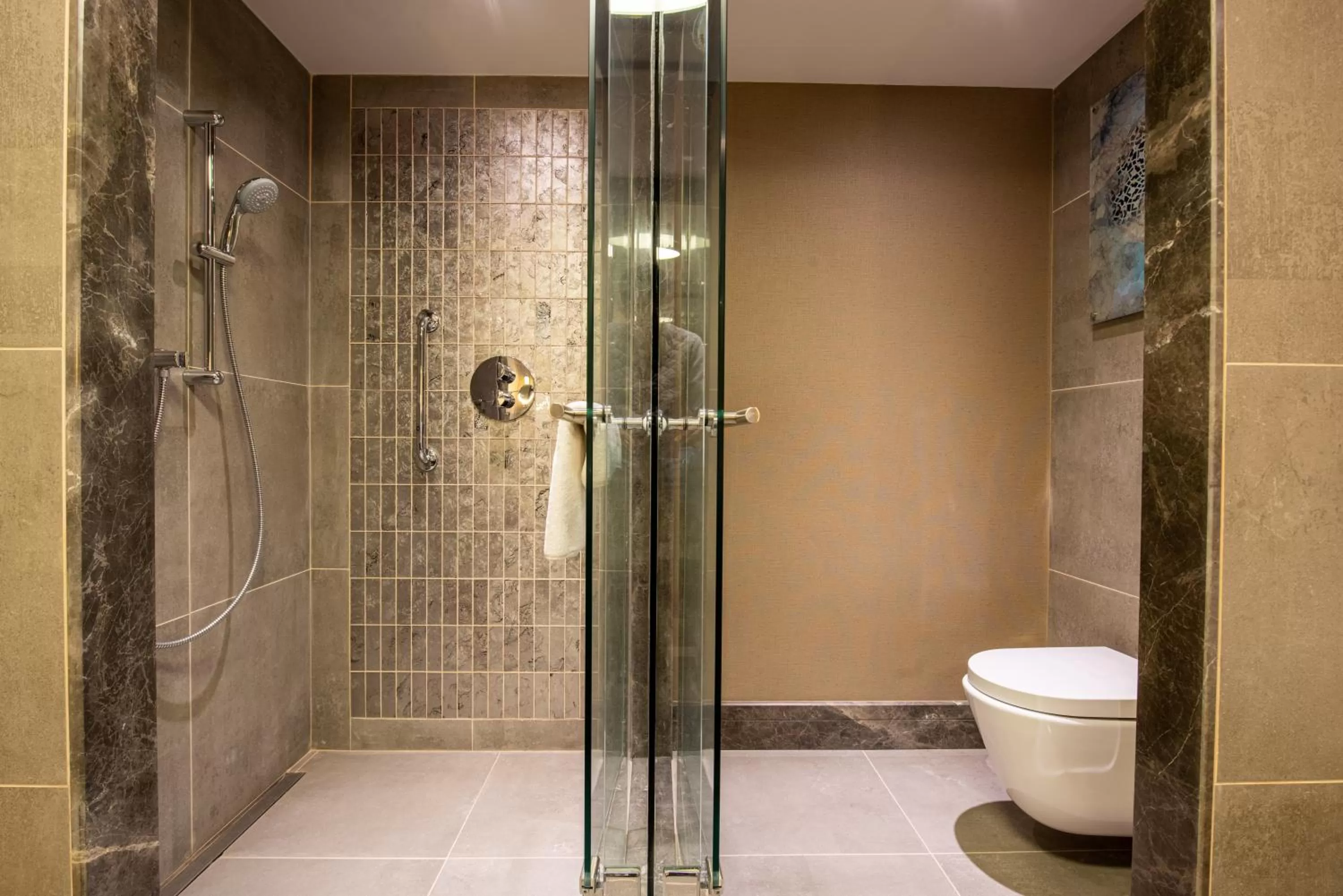 Shower in AZIMUT Grand Hotel Tashkent